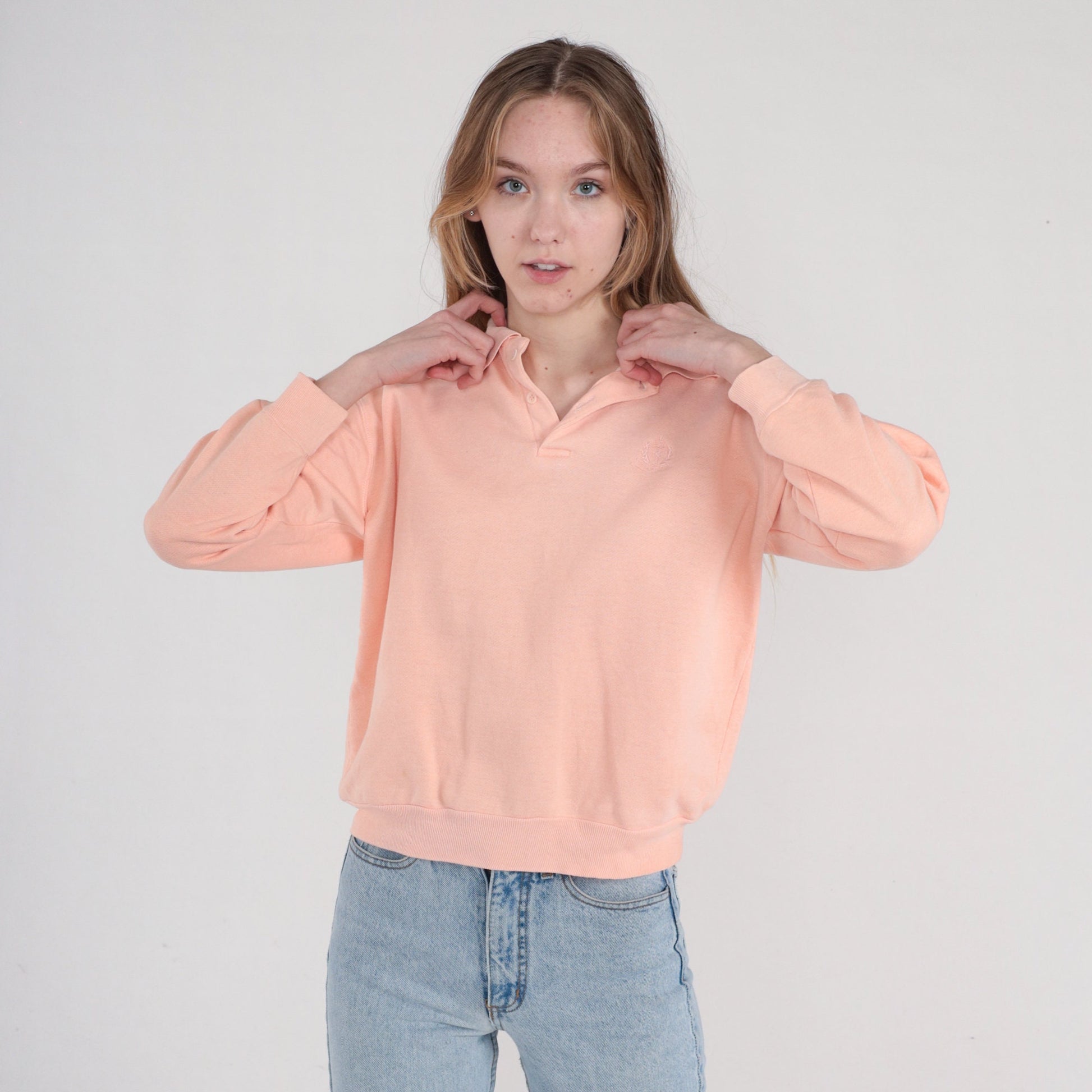 90s Polo Collared Sweatshirt Peachy Pink Embroidered Crest Medium