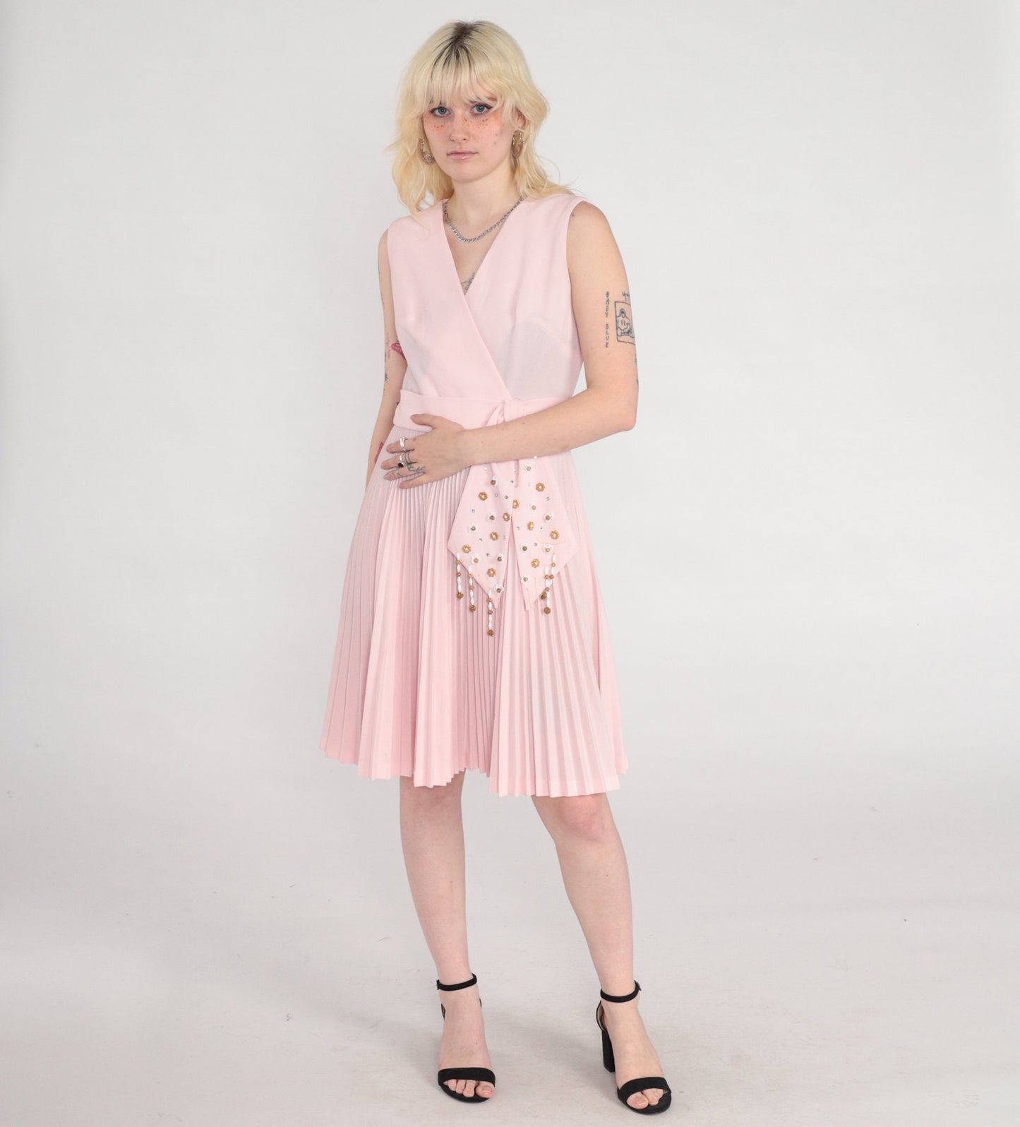70s Baby Pink Beaded Wrap Dress Knee-Length Sleeveless V-Neck Small S