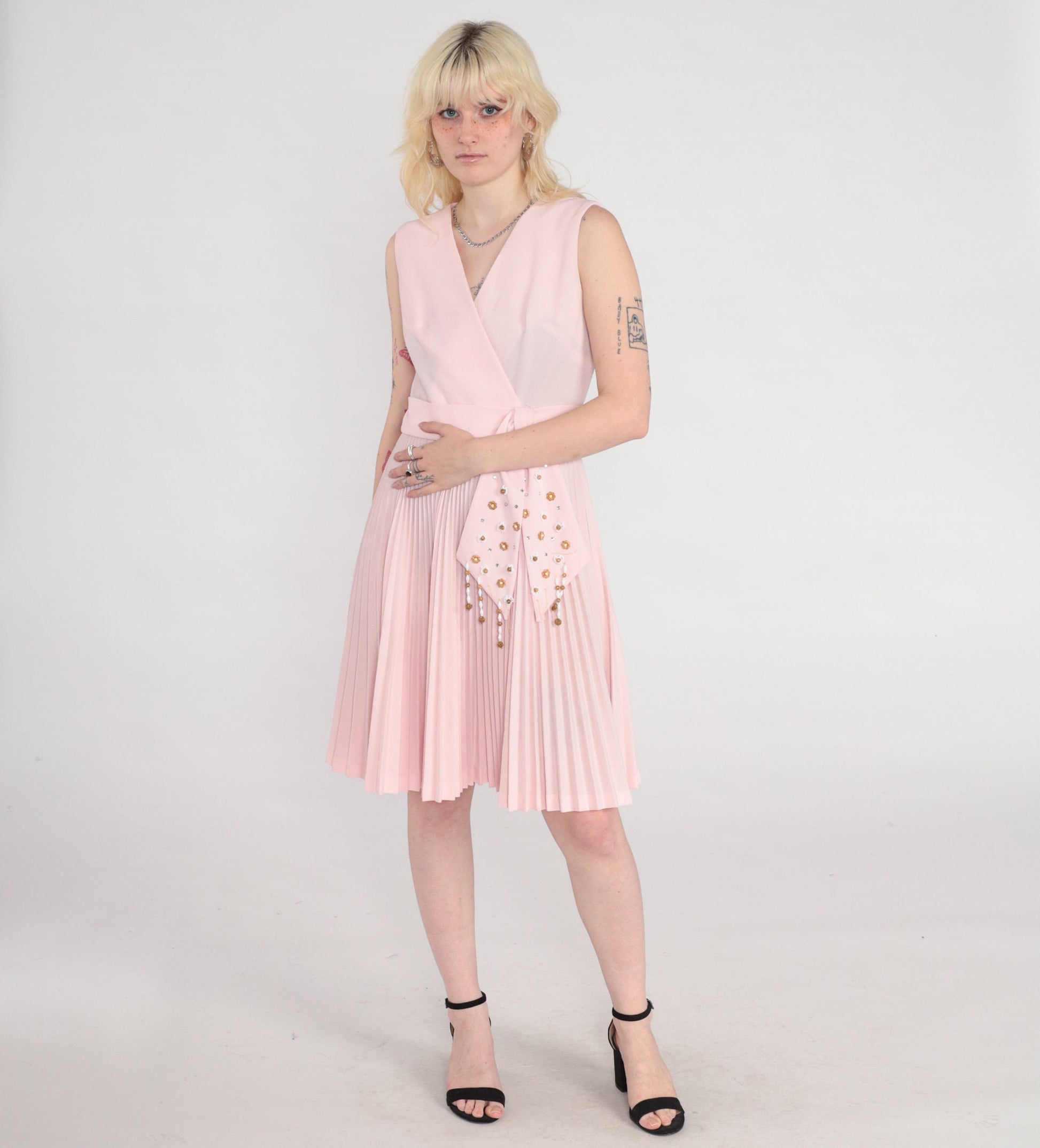 70s Baby Pink Beaded Wrap Dress Knee-Length Sleeveless V-Neck Small S
