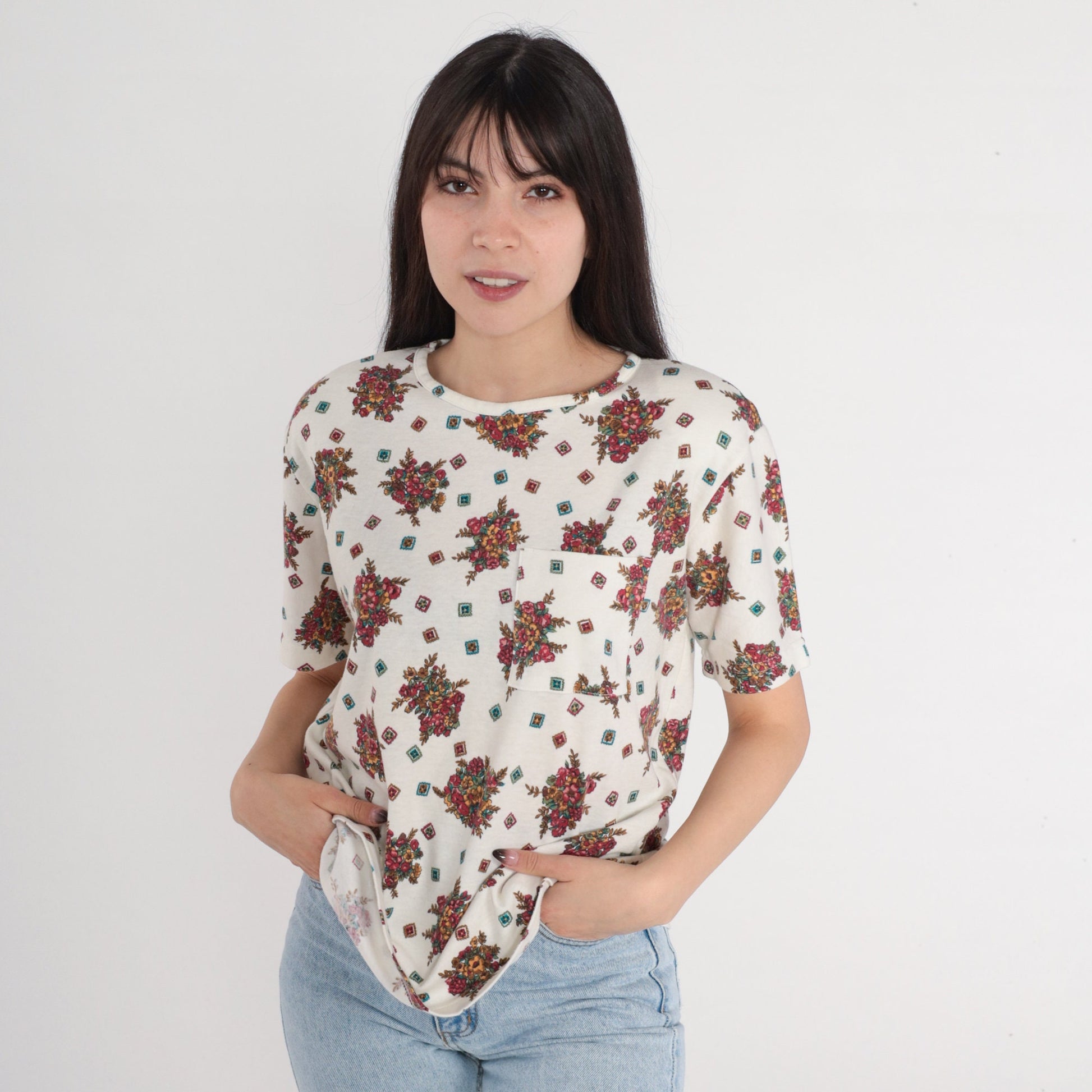 90s Floral Tile Print Pocket T-Shirt White Graphic Tee Small S