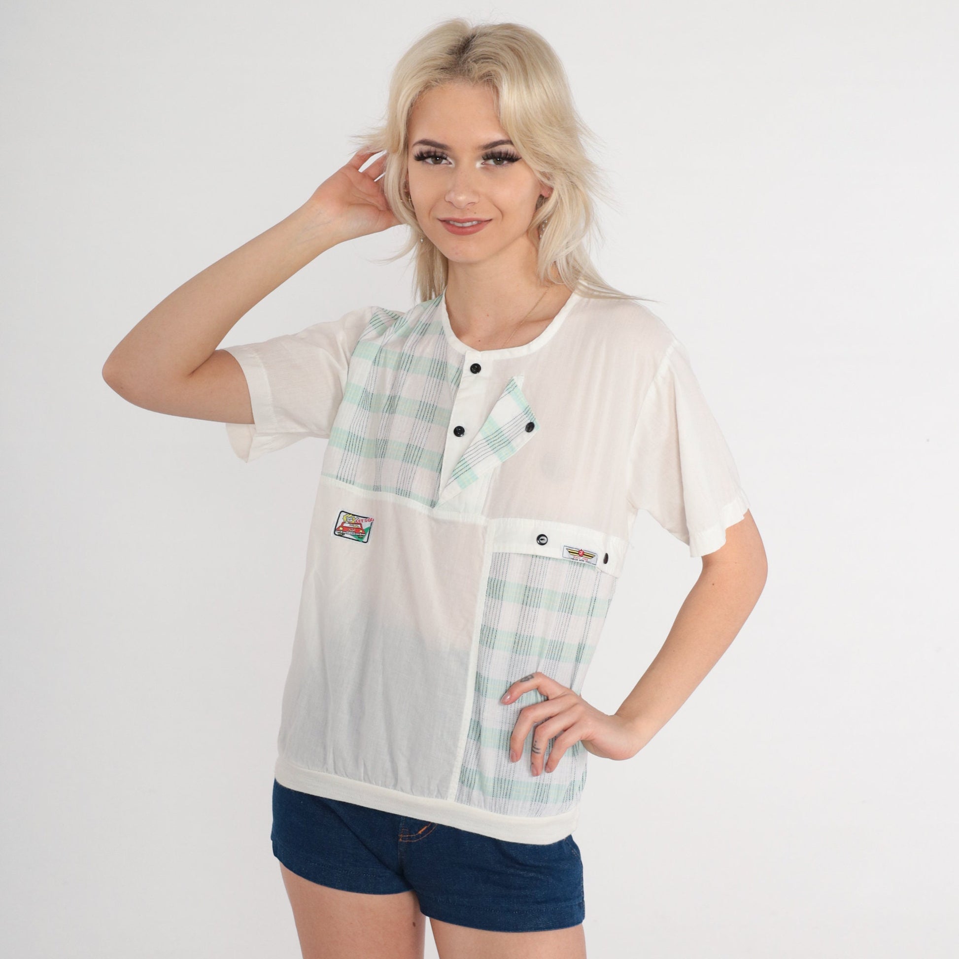 80s White Henley Shirt Plaid Lion Car Graphic Short Sleeve Small S