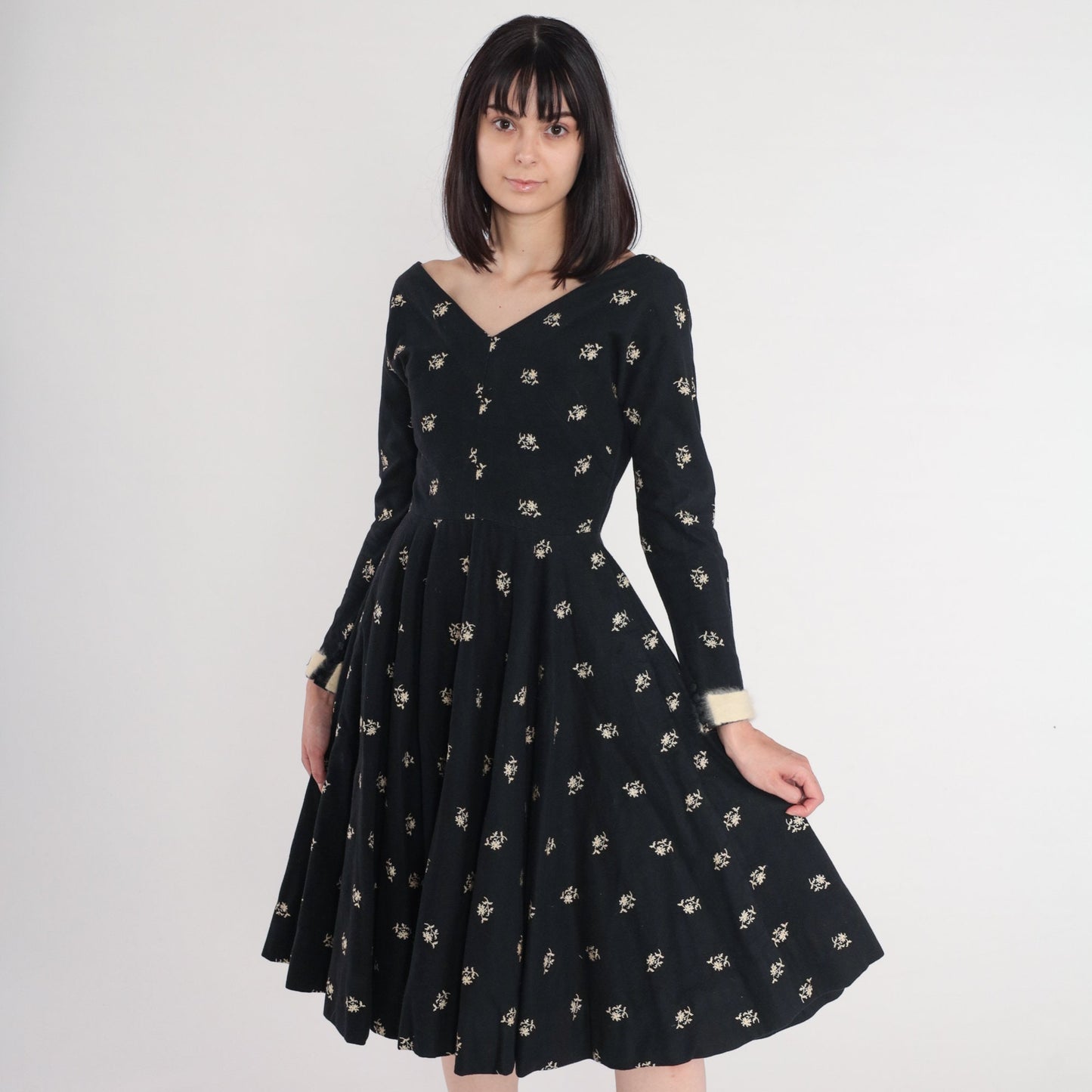 1950s Black Wool Floral Embroidered Midi Dress High Waist Long Sleeve Small S