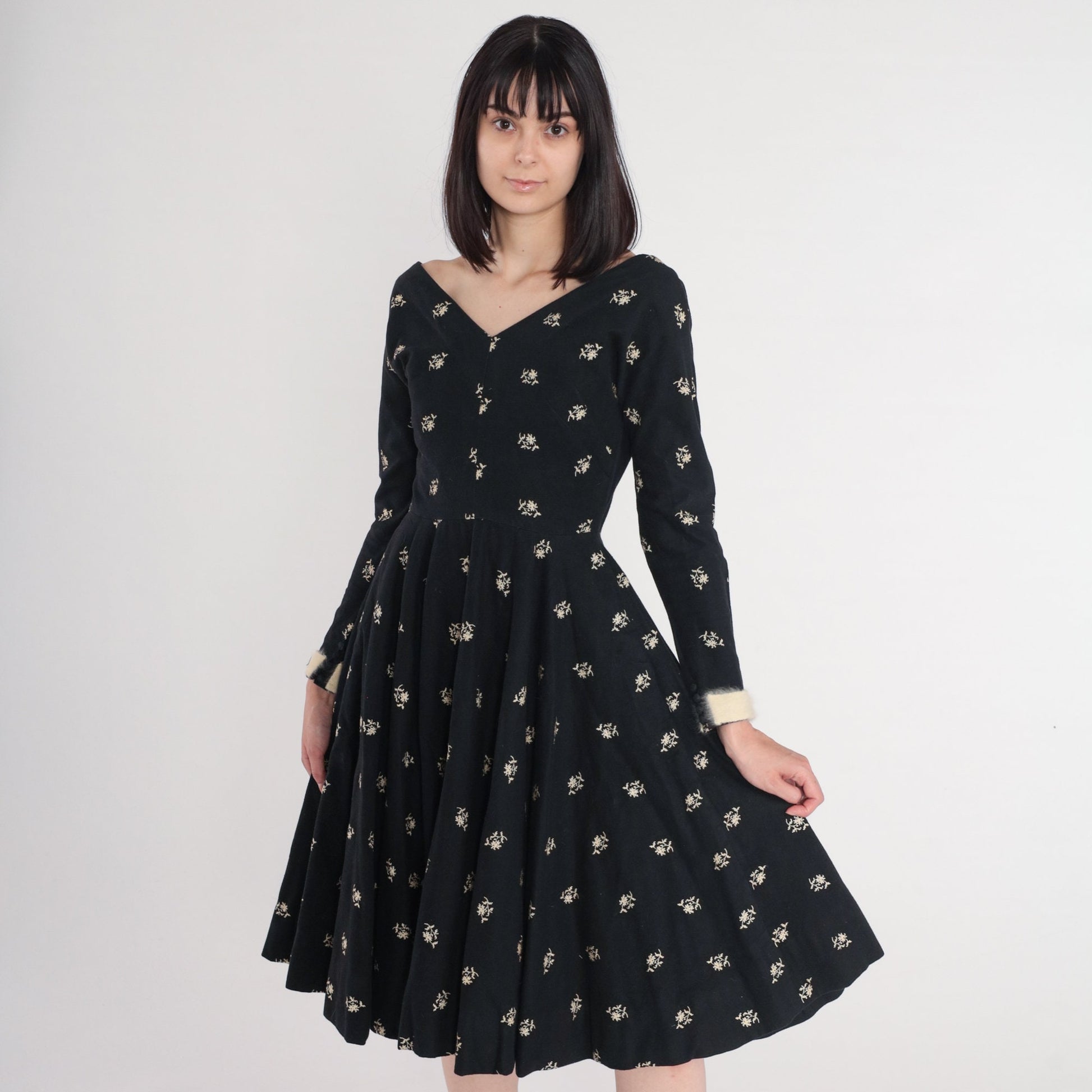1950s Black Wool Floral Embroidered Midi Dress High Waist Long Sleeve Small S