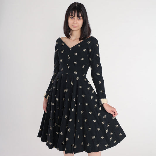 1950s Black Wool Floral Embroidered Midi Dress High Waist Long Sleeve Small S