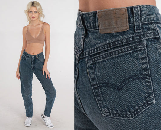 90s Levi's Dark Grey High-Waisted Tapered Jeans Small S
