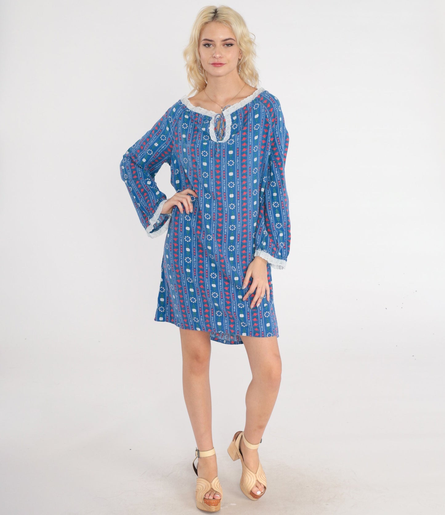 70s Lanz of Salzburg Floral Nightgown Eyelet Lace Keyhole Neck Blue Medium