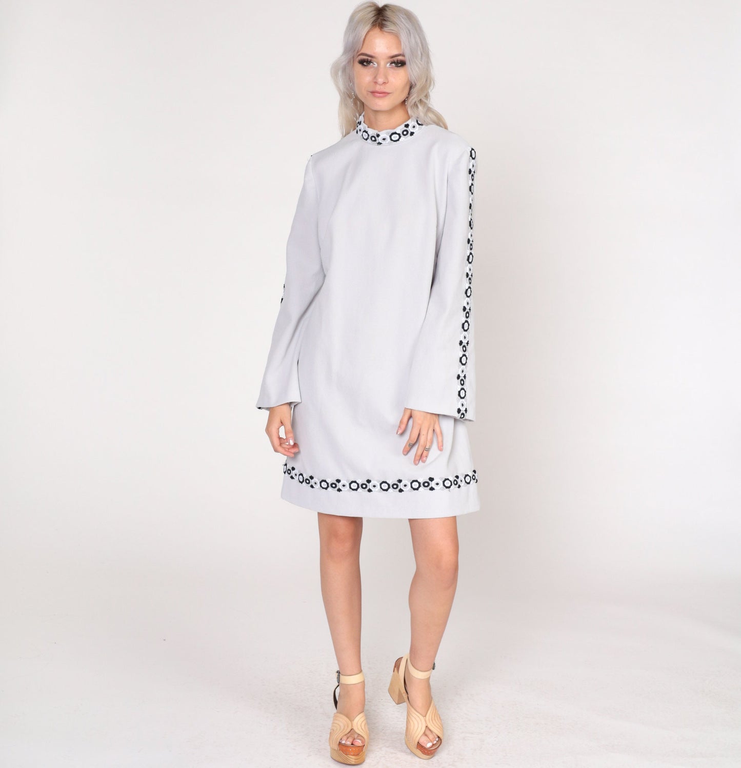 70s Mod Mini Dress Bell Sleeve Mock Neck Floral Embroidered Light Grey Medium