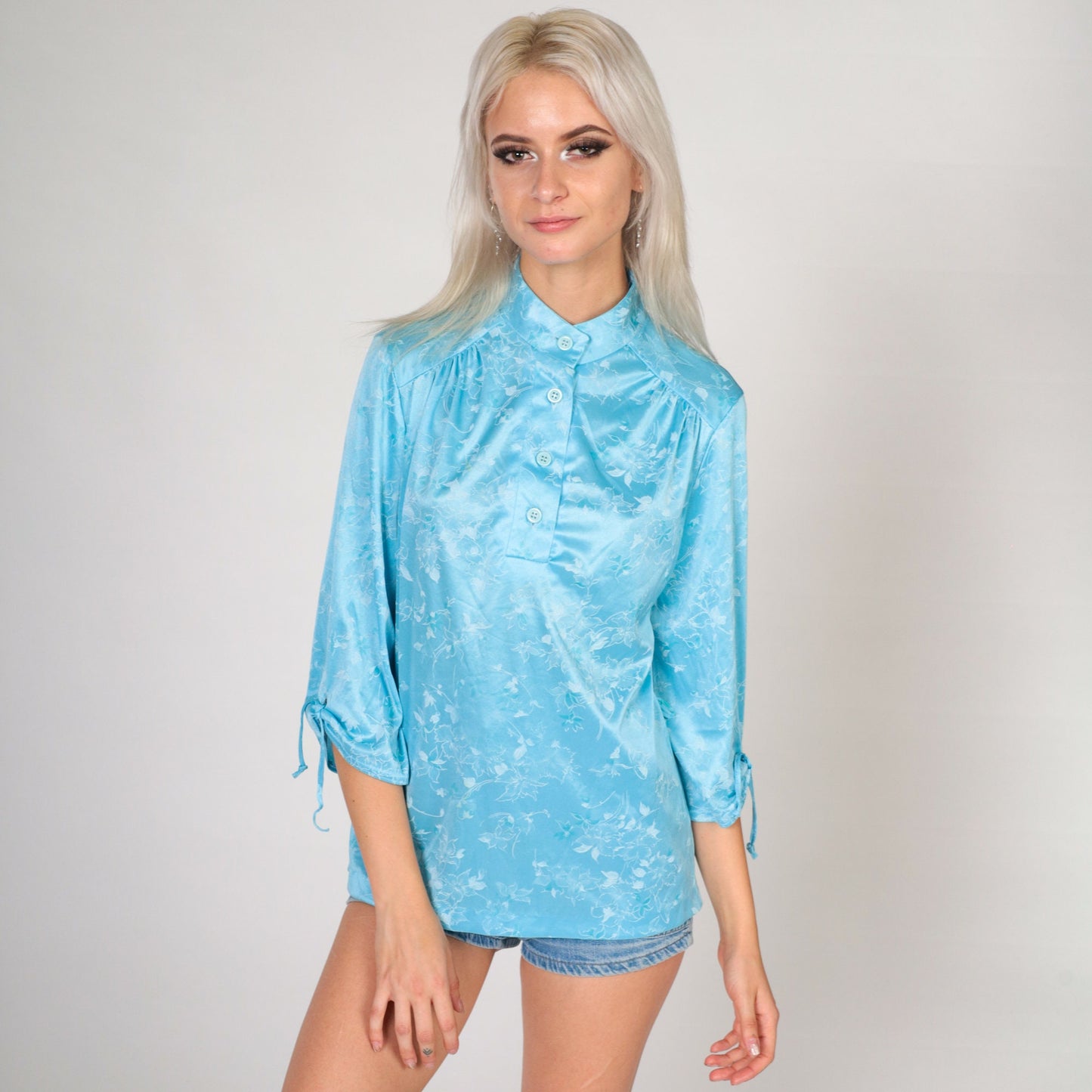 70s Blue Floral Embossed Blouse Mandarin Collar 3/4 Sleeve Button-Up Small