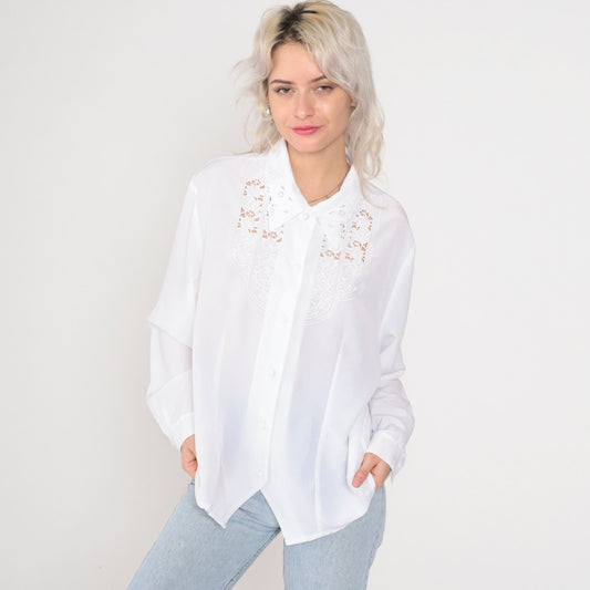 90s White Floral Embroidered Cutwork Blouse Long Sleeve Button Up Large L