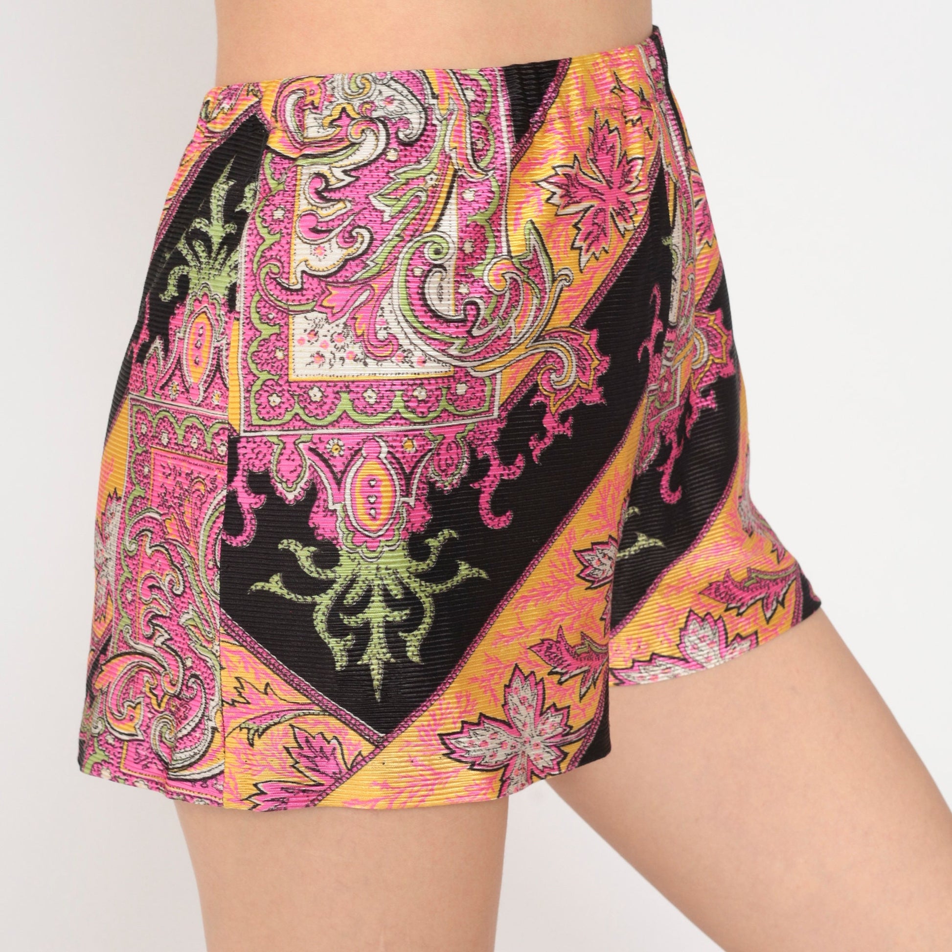 60s Psychedelic Leaf Print Shorts High Waist Neon Pink Black Extra Small