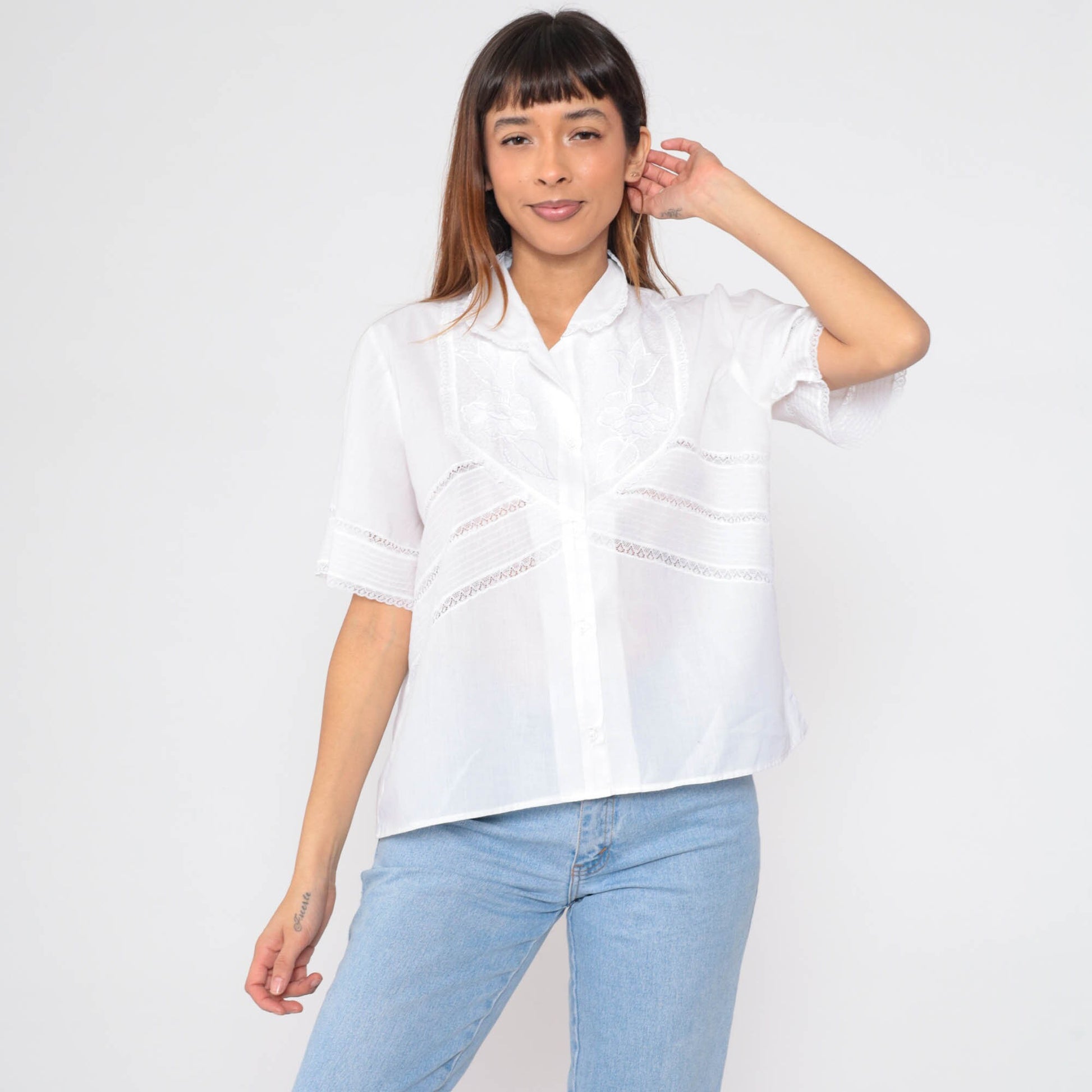 70s Embroidered Floral White Blouse Lace Trim Button-Up Collared Short Sleeve Large L