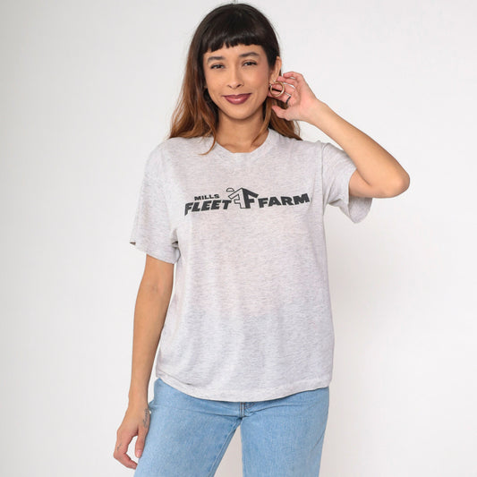 90s Mills Fleet Farm Graphic T-Shirt Heather Grey Single Stitch Medium