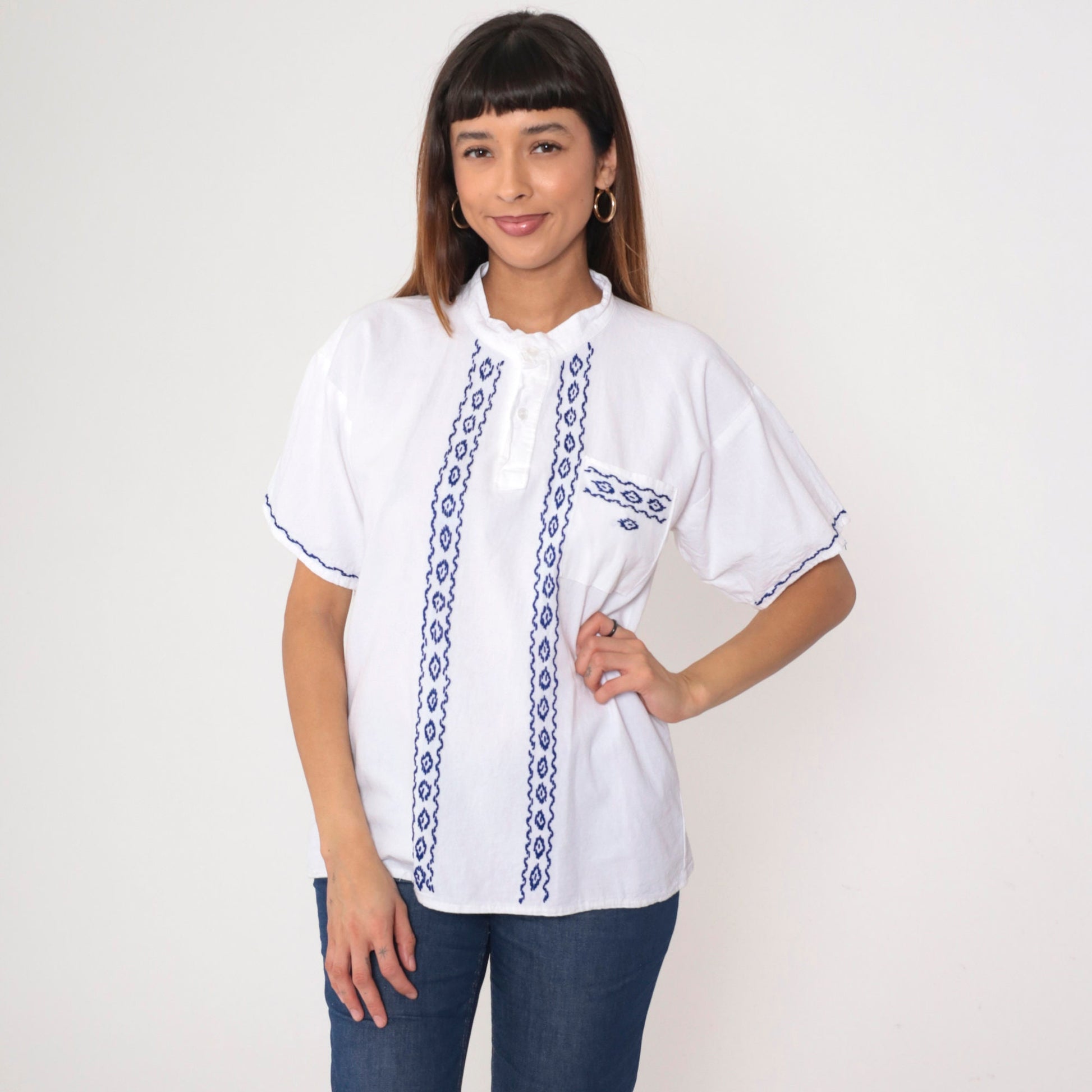 90s White Tunic Top Geometric Embroidery Button-Up Blouse Medium