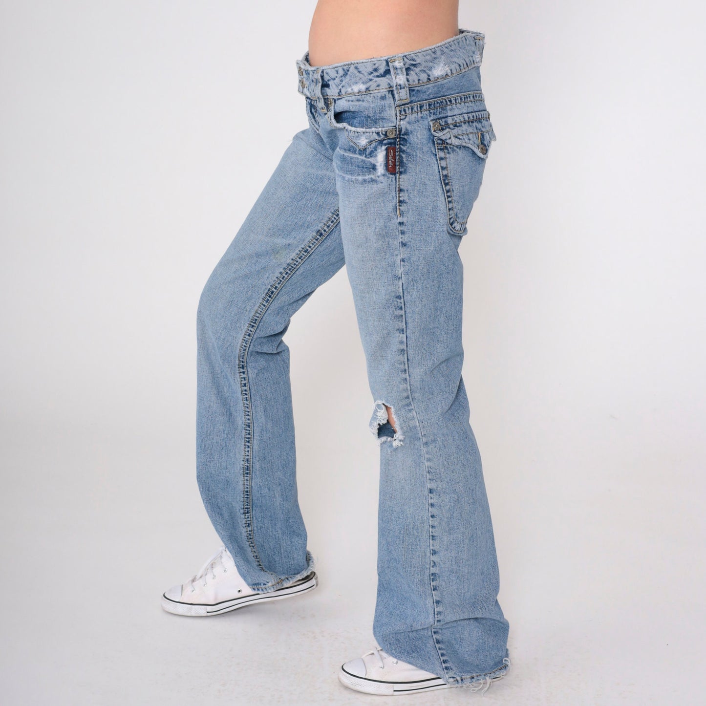Y2K Silver Jeans Low Rise Flared Distressed Blue Denim Knee Rip Medium 29