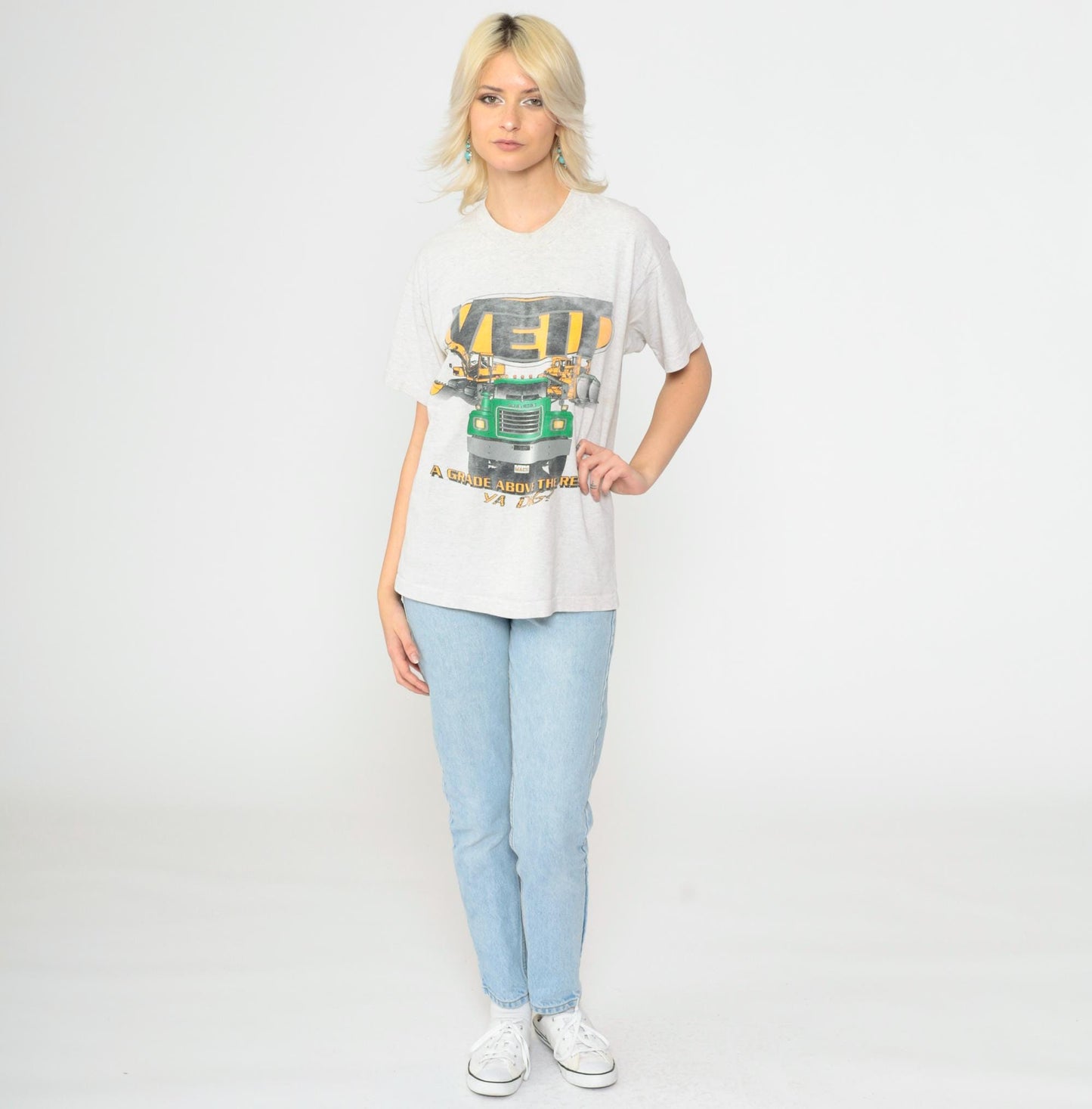 90s Veit Construction Mack Truck Graphic T-Shirt Medium