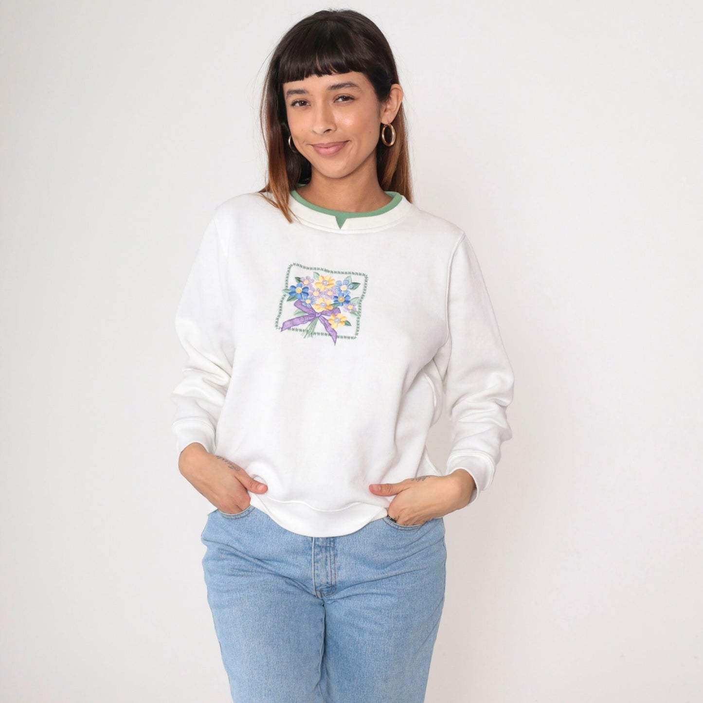 90s Floral Embroidered Sweatshirt White Double Collar Crewneck Petite Large