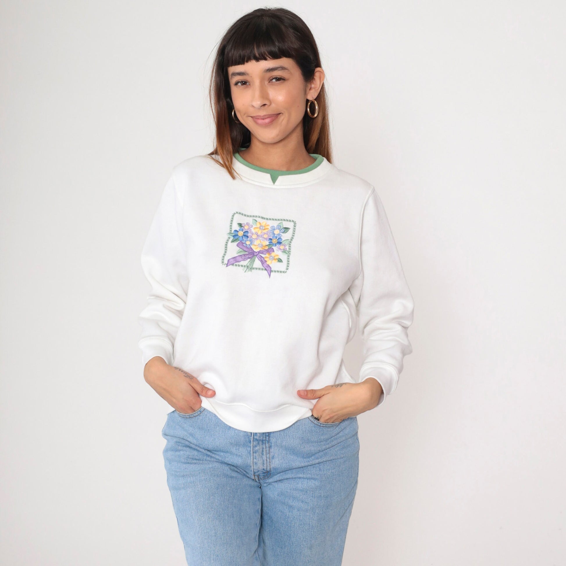 90s Floral Embroidered Sweatshirt White Double Collar Crewneck Petite Large