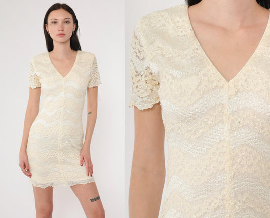 90s Scarlett Cream Lace Mini Dress Zigzag V-Neck Short Sleeve Small