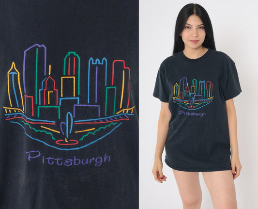 90s Pittsburgh Cityscape Graphic T-Shirt Black Cotton Crewneck Medium
