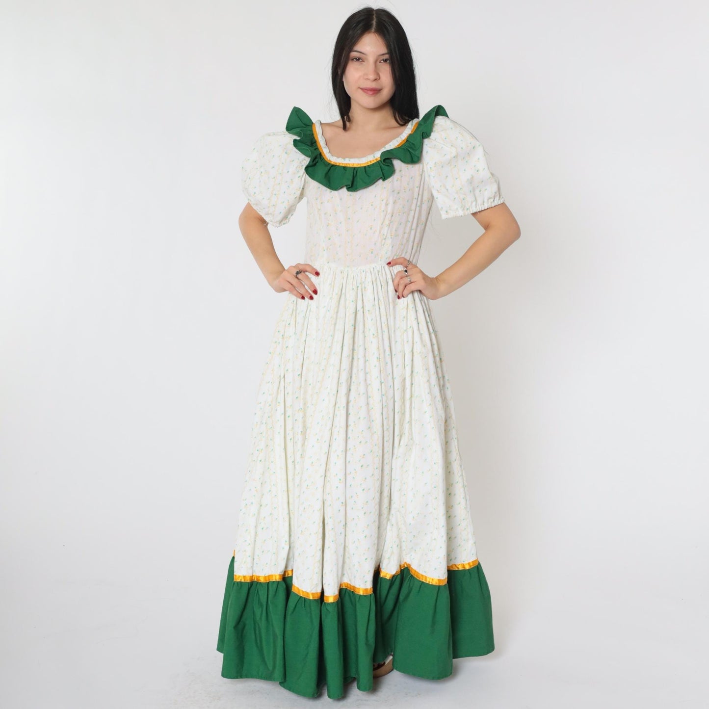 70s White Calico Floral Maxi Dress Puff Sleeve Green Ruffles High Waist Medium