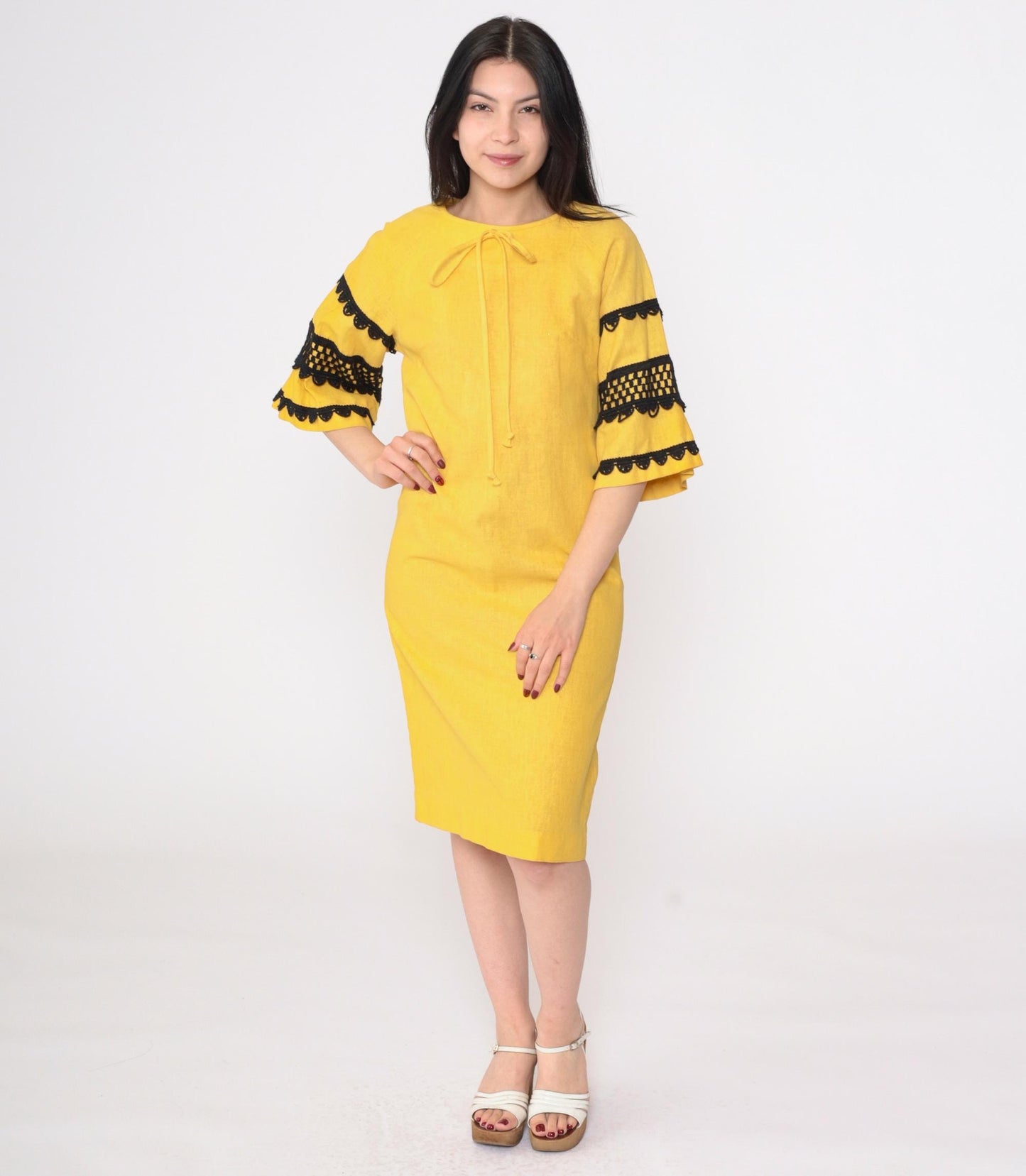 1960s Mod Yellow Shift Dress Bell Sleeve Black Crochet Trim Knee-Length Small
