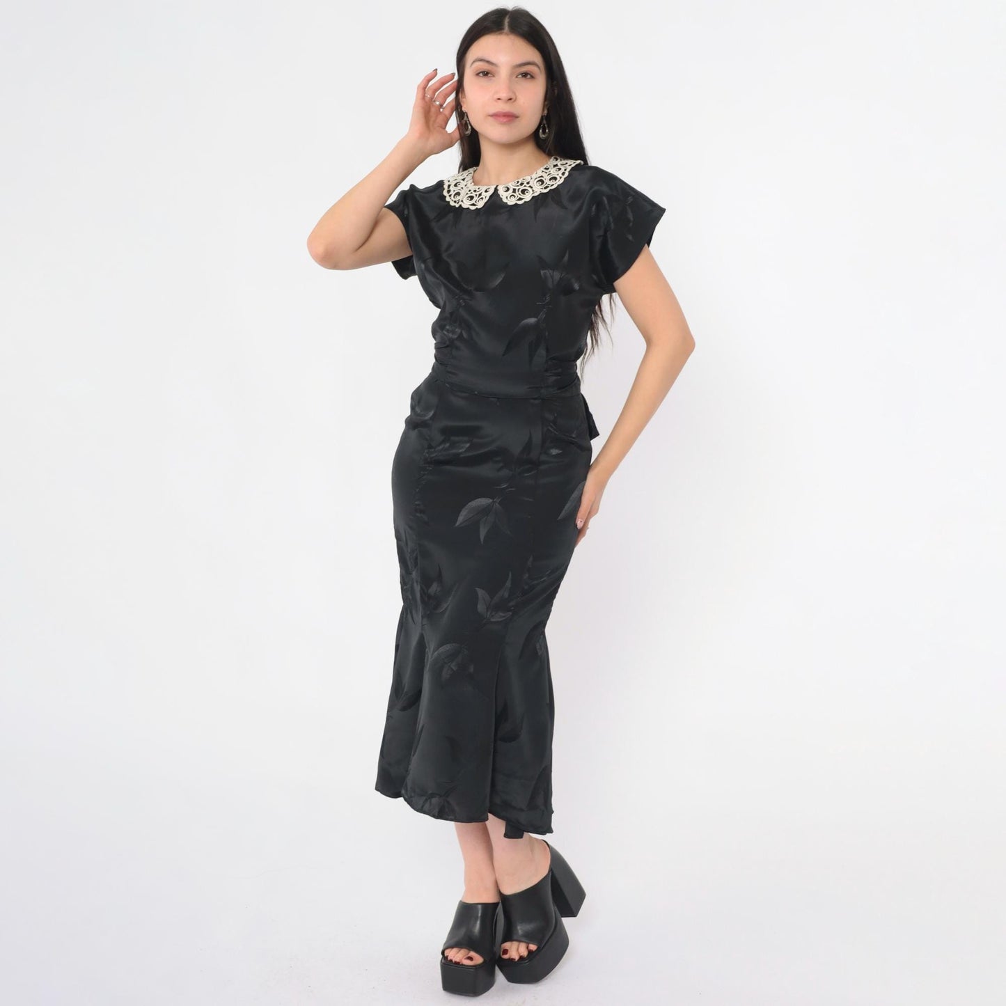 1940s Black Jacquard Midi Dress Peter Pan Collar Cap Sleeve Tie-Back Small