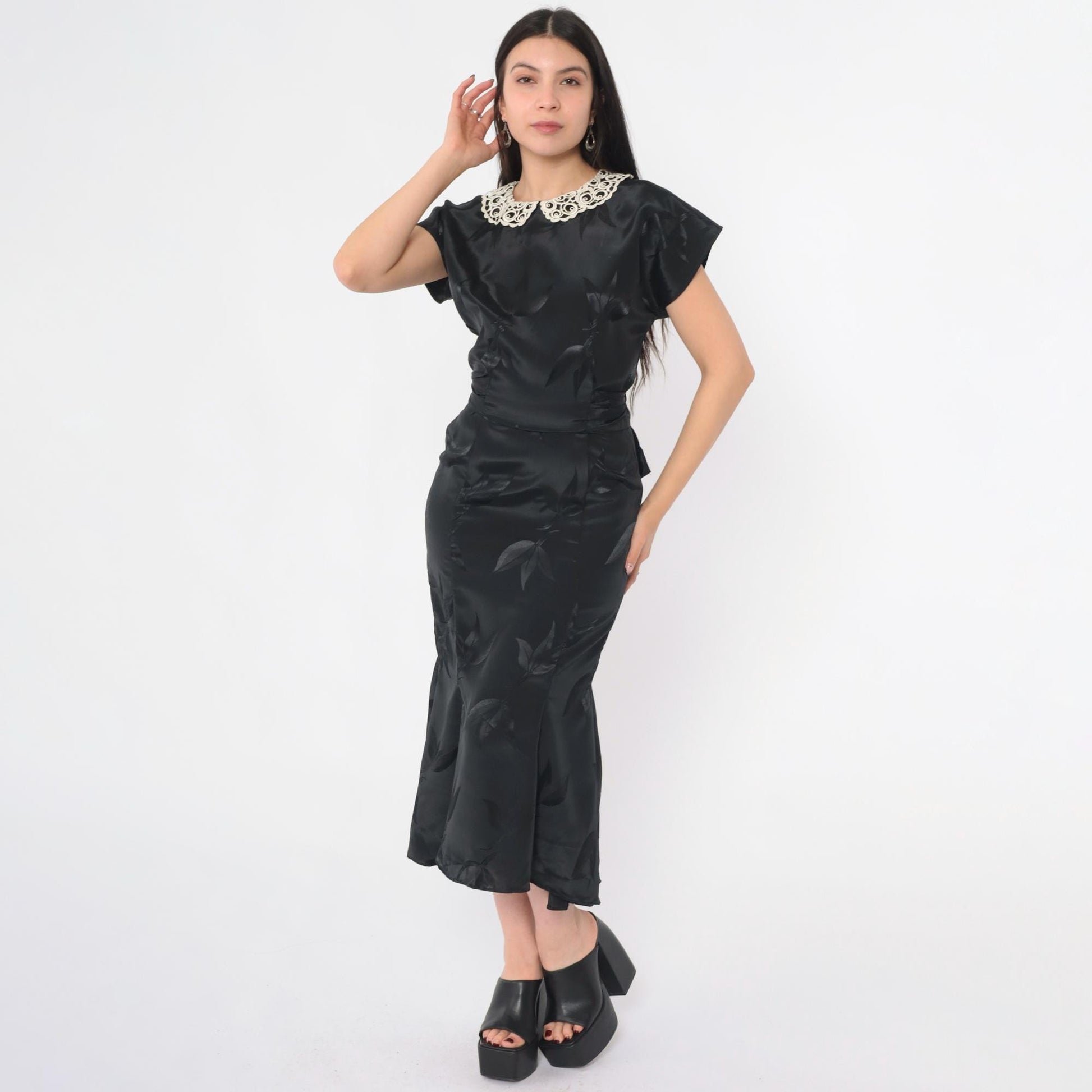 1940s Black Jacquard Midi Dress Peter Pan Collar Cap Sleeve Tie-Back Small