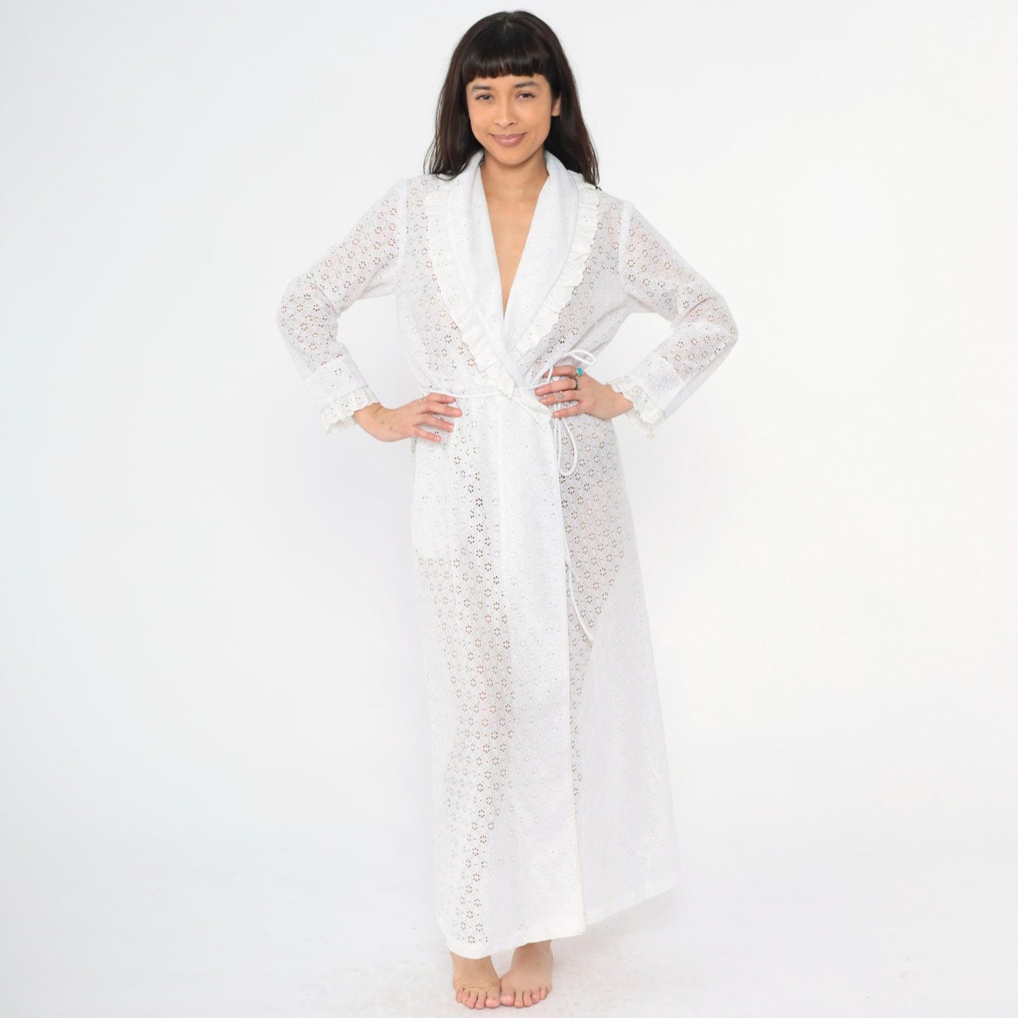 70s White Eyelet Lace Robe Long Sleeve Ruffle Trim Wrap Belted Small