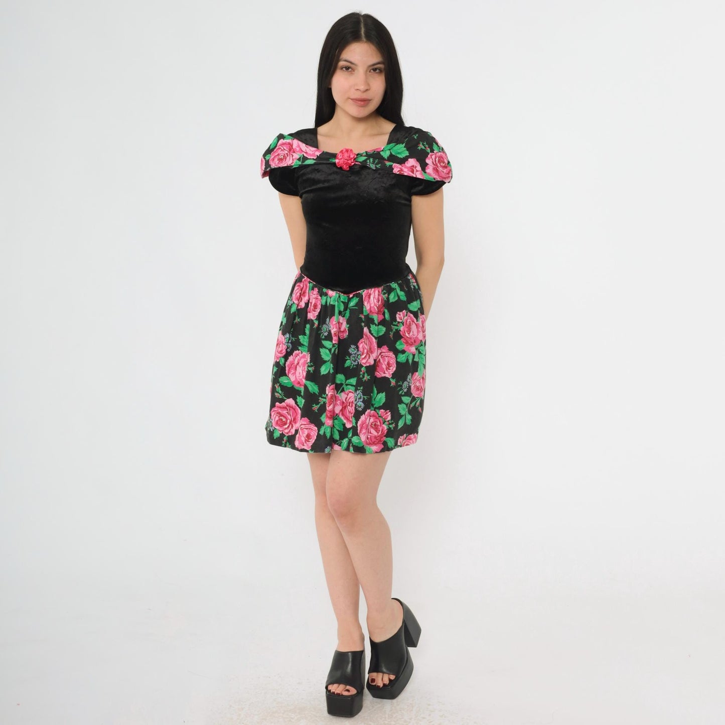 80s Picture Perfect Black Velvet Floral Mini Dress Cap Sleeve Small