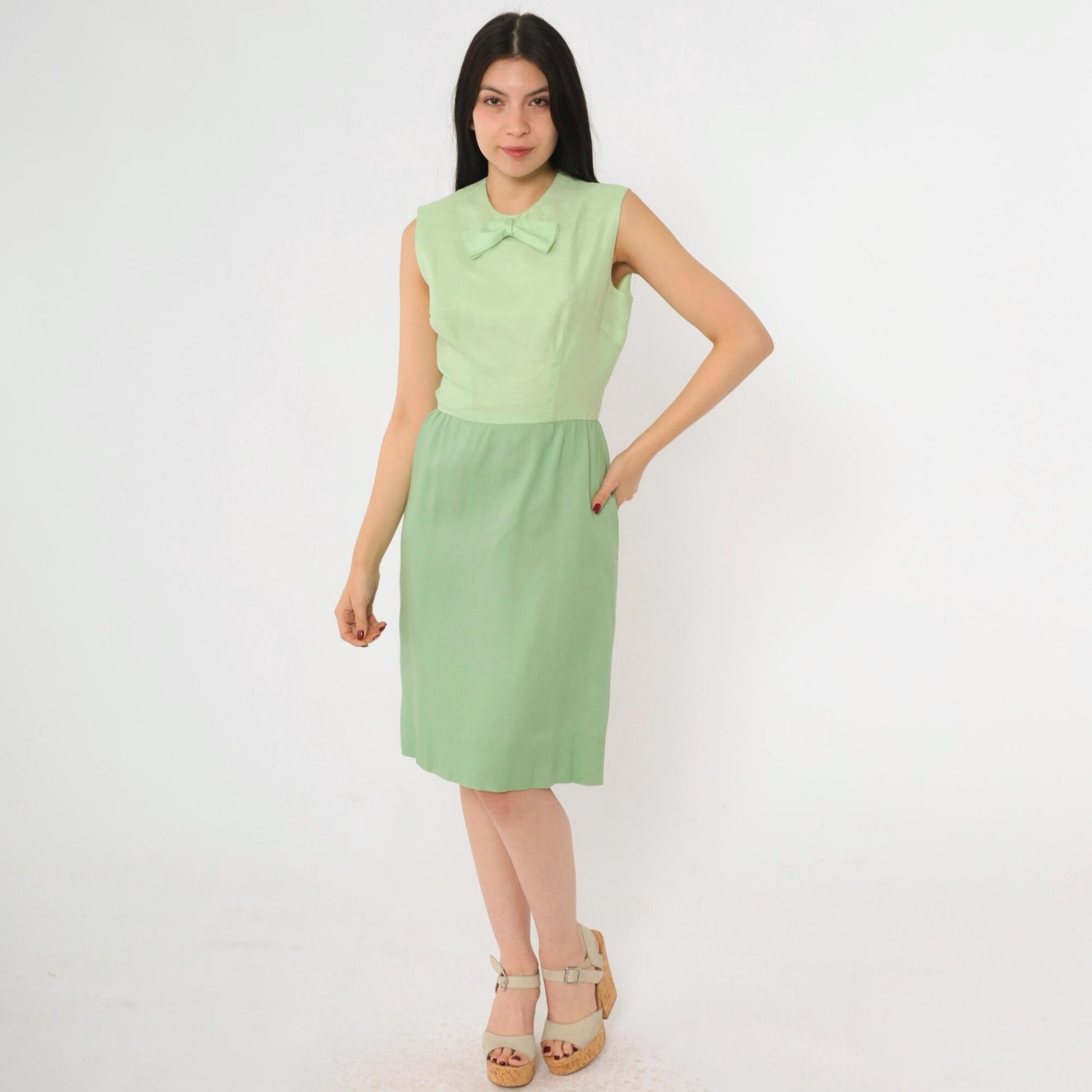 60s Two-Tone Green Bow Neckline Sleeveless Dress Knee Length Small