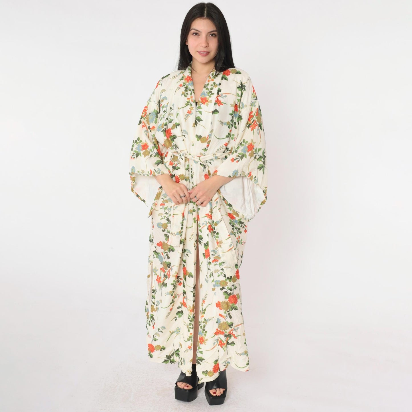 60s Japanese Silk Kimono Robe Ivory Floral Print Wide Sleeve Maxi