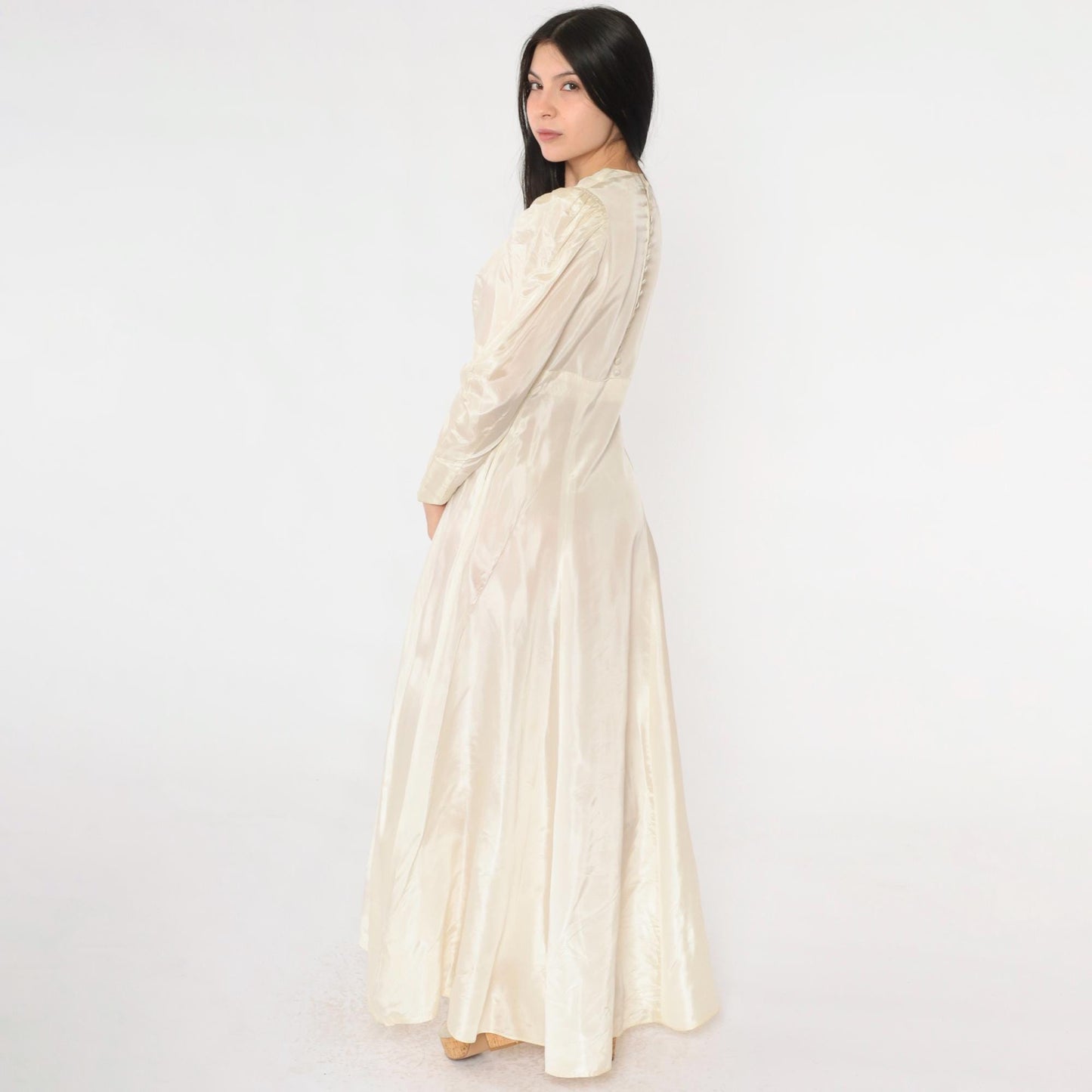 1940s Cream Satin Wedding Dress Puff Sleeve Sweetheart Neckline Maxi Medium