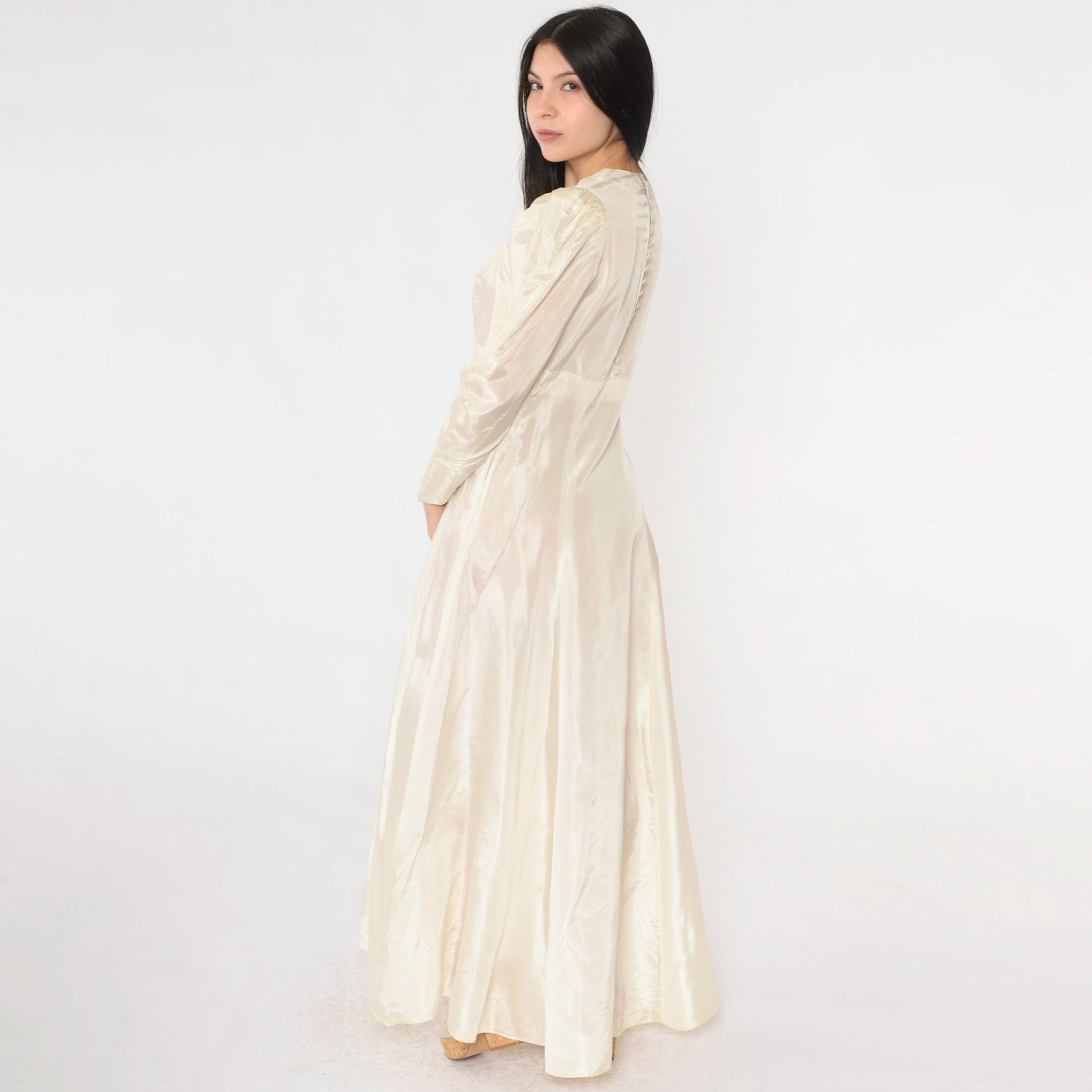 1940s Cream Satin Wedding Dress Puff Sleeve Sweetheart Neckline Maxi Medium