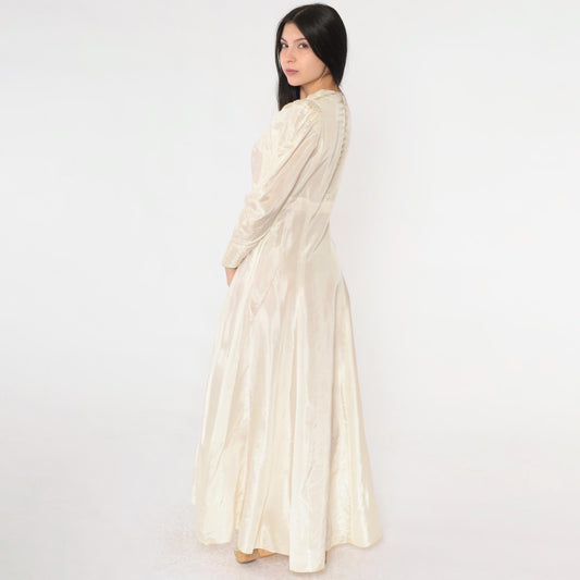1940s Cream Satin Wedding Dress Puff Sleeve Sweetheart Neckline Maxi Medium
