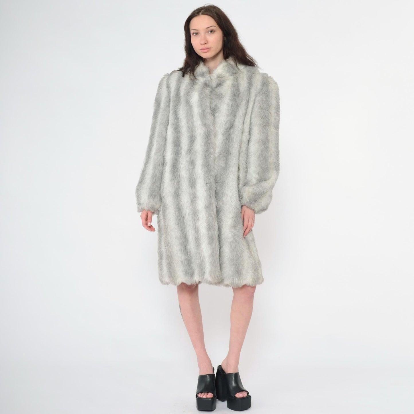 90s Grey Faux Fur Coat Hook Closure Winter Jacket Medium