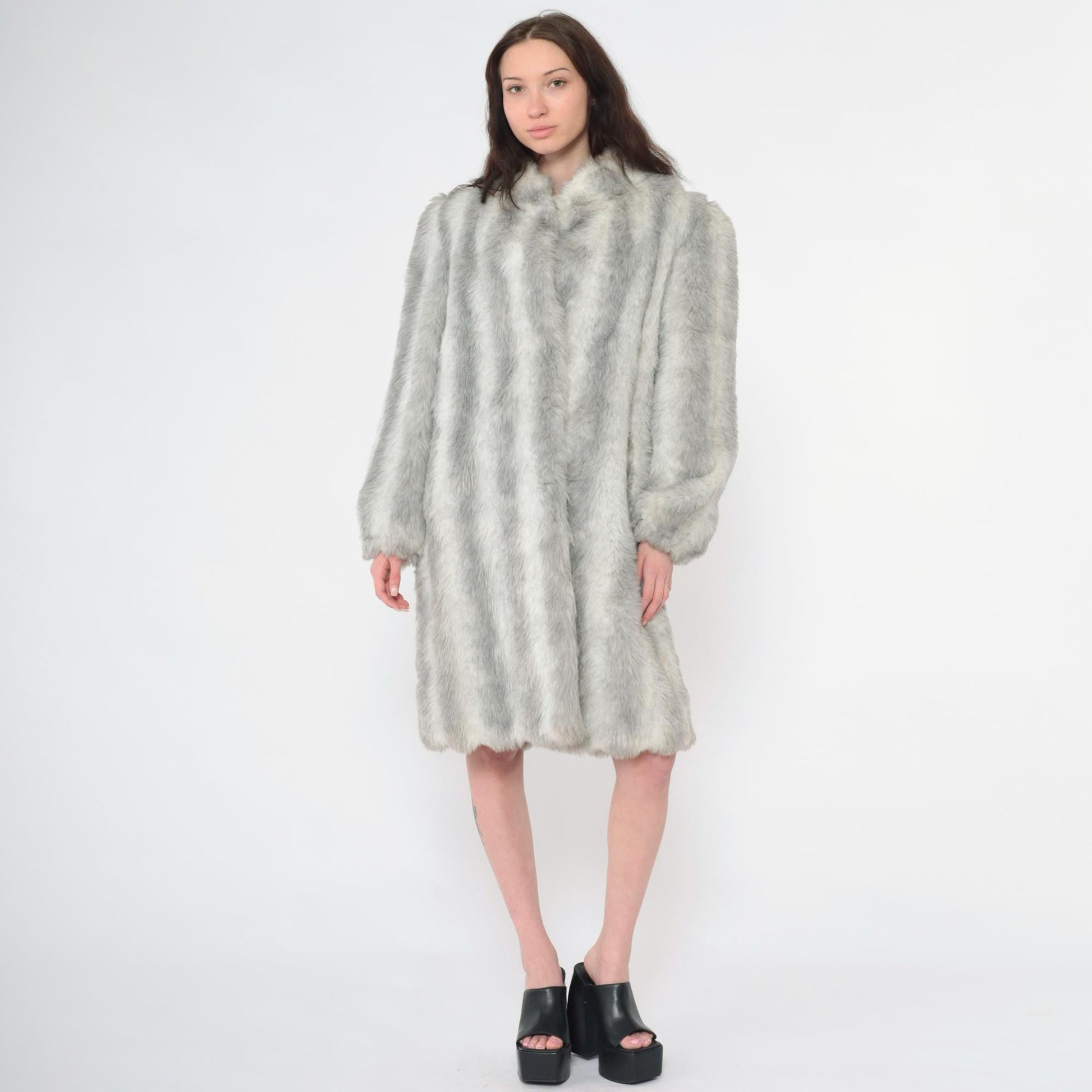 90s Grey Faux Fur Coat Hook Closure Winter Jacket Medium