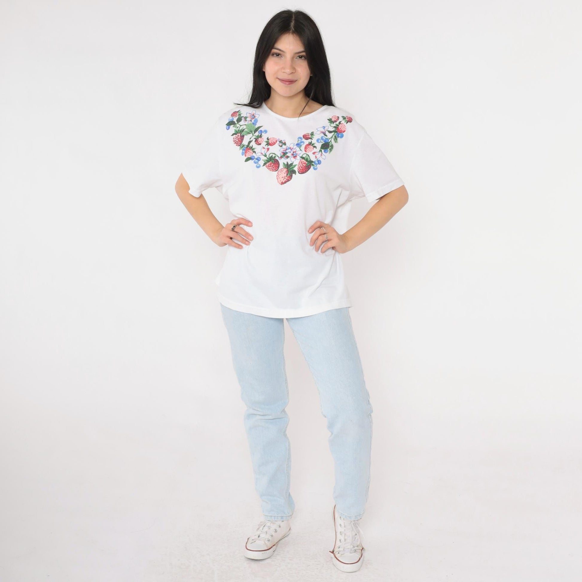90s Strawberry Blueberry Necklace Print Graphic Tee White Extra Large