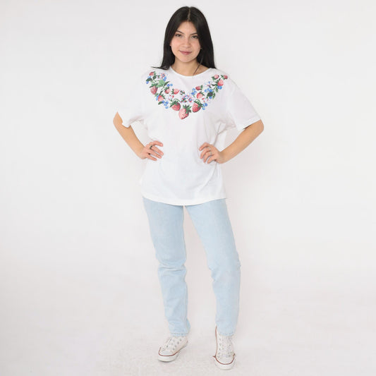 90s Strawberry Blueberry Necklace Print Graphic Tee White Extra Large