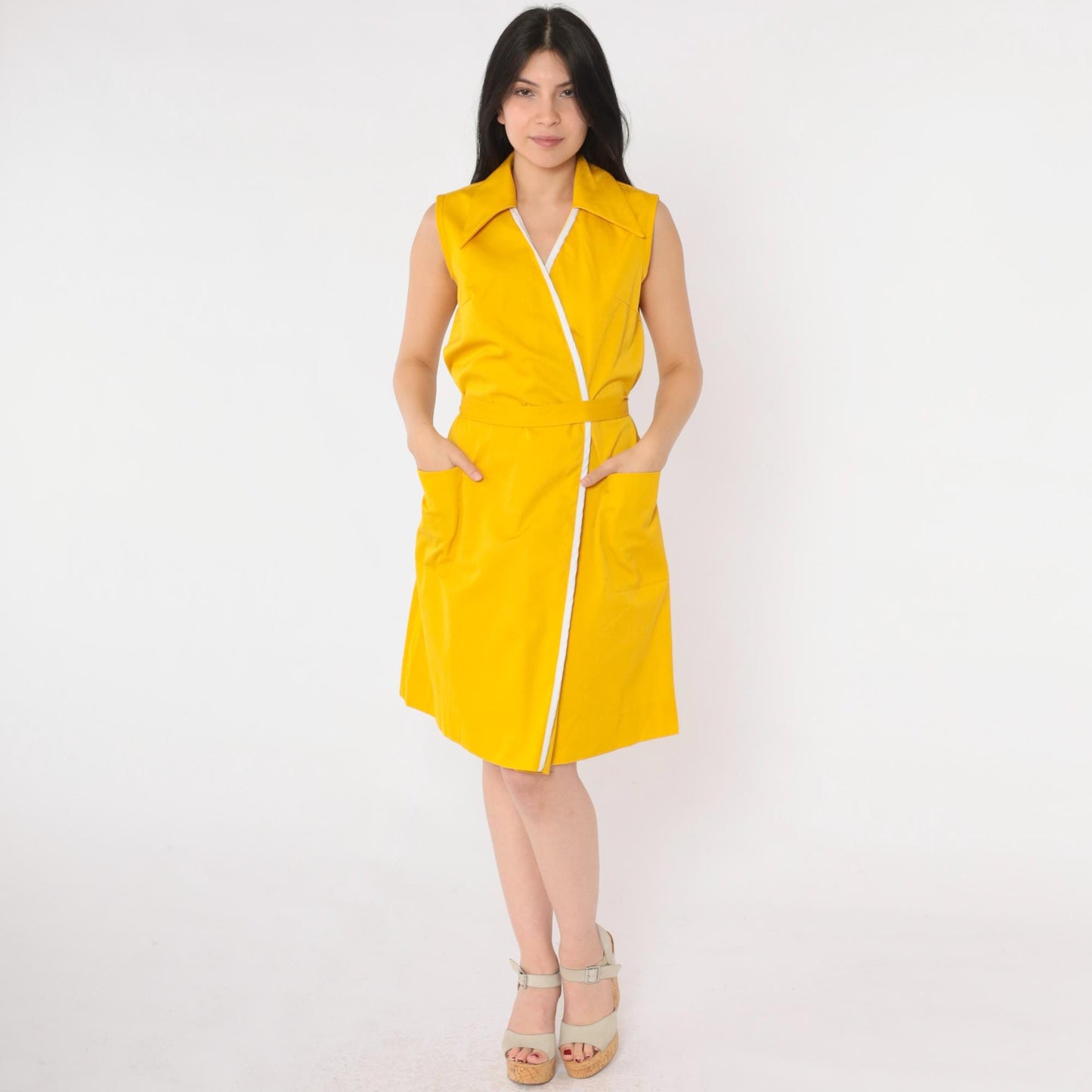 70s Yellow Shift Dress White Trim V-Neck Wrap Mini Sleeveless Small