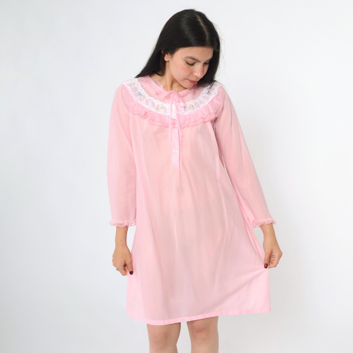 70s Pink Nylon Nightgown Ruffled Lace Collar Floral Embroidery Long Sleeve Small