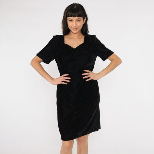 90s Black Velvet Dress Criss-Cross Back Sweetheart Neckline Knee-Length Medium