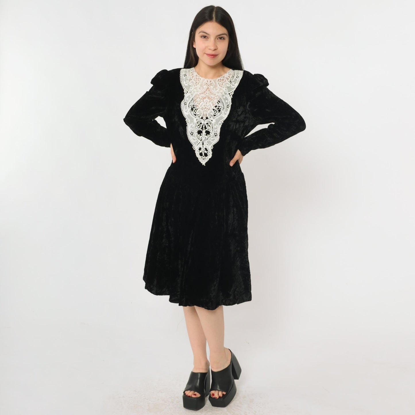80s Black Velvet Midi Dress White Lace Basque Waist Puff Sleeve Medium