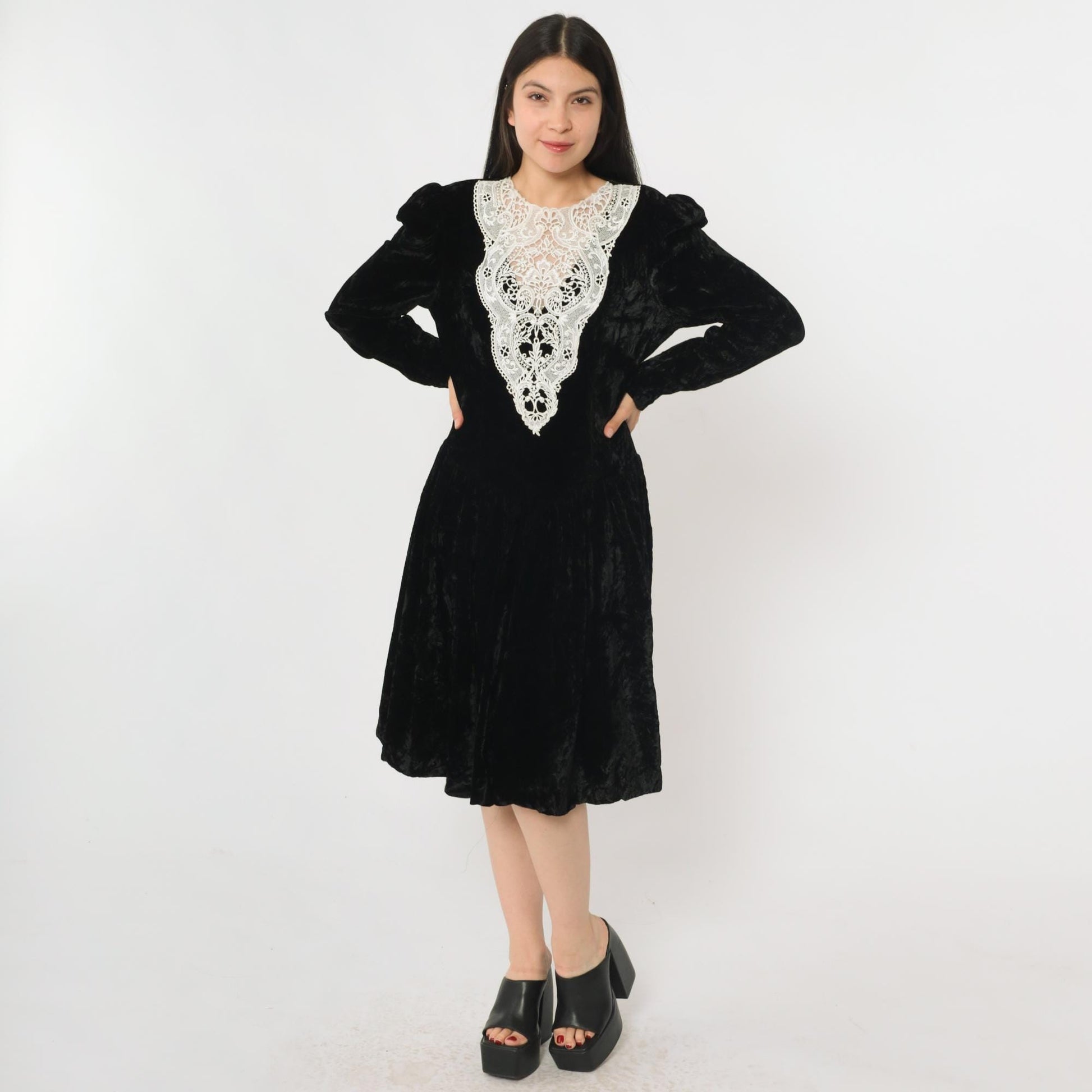 80s Black Velvet Midi Dress White Lace Basque Waist Puff Sleeve Medium