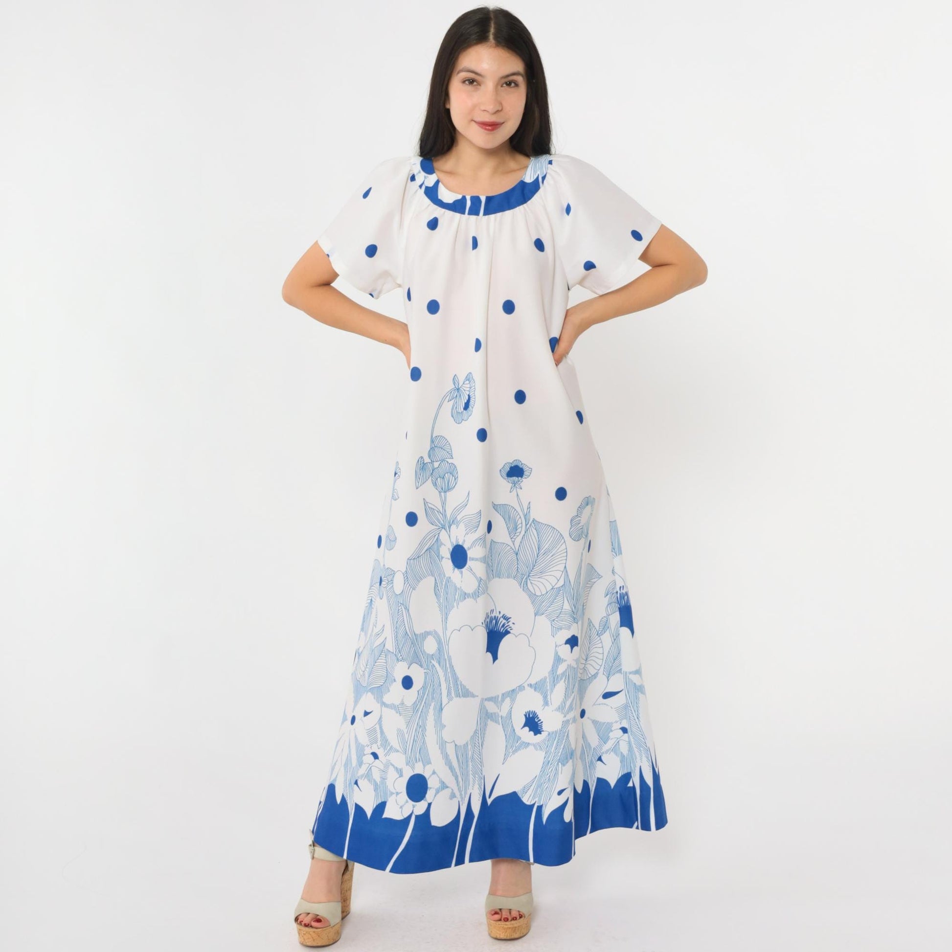 70s White Floral Caftan Maxi Dress Blue Graphic Print Flutter Sleeve Medium M