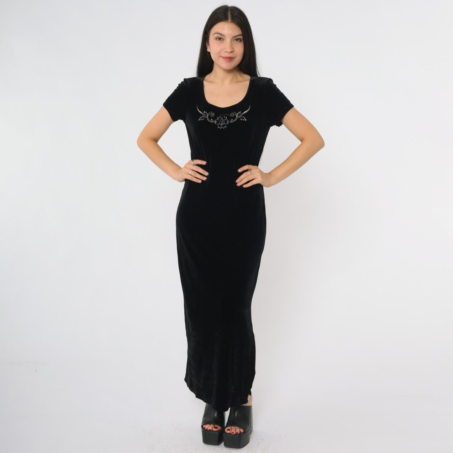 90s Danielle Casey Black Velvet Maxi Dress Embroidered Floral Scoop Neck Small 6