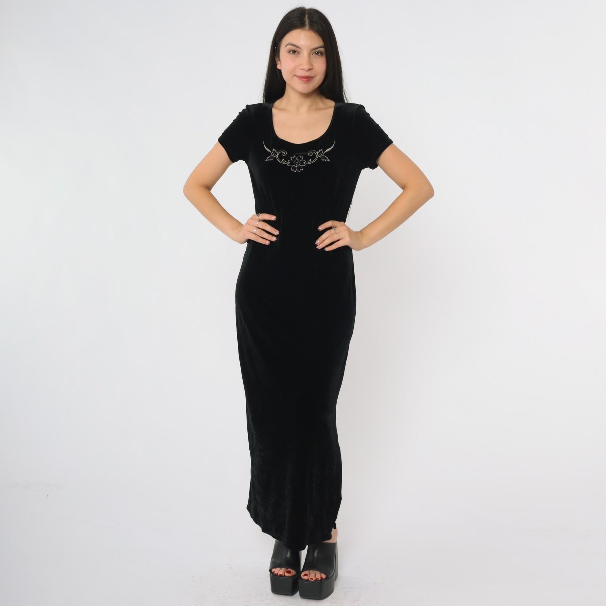 90s Danielle Casey Black Velvet Maxi Dress Embroidered Floral Scoop Neck Small 6