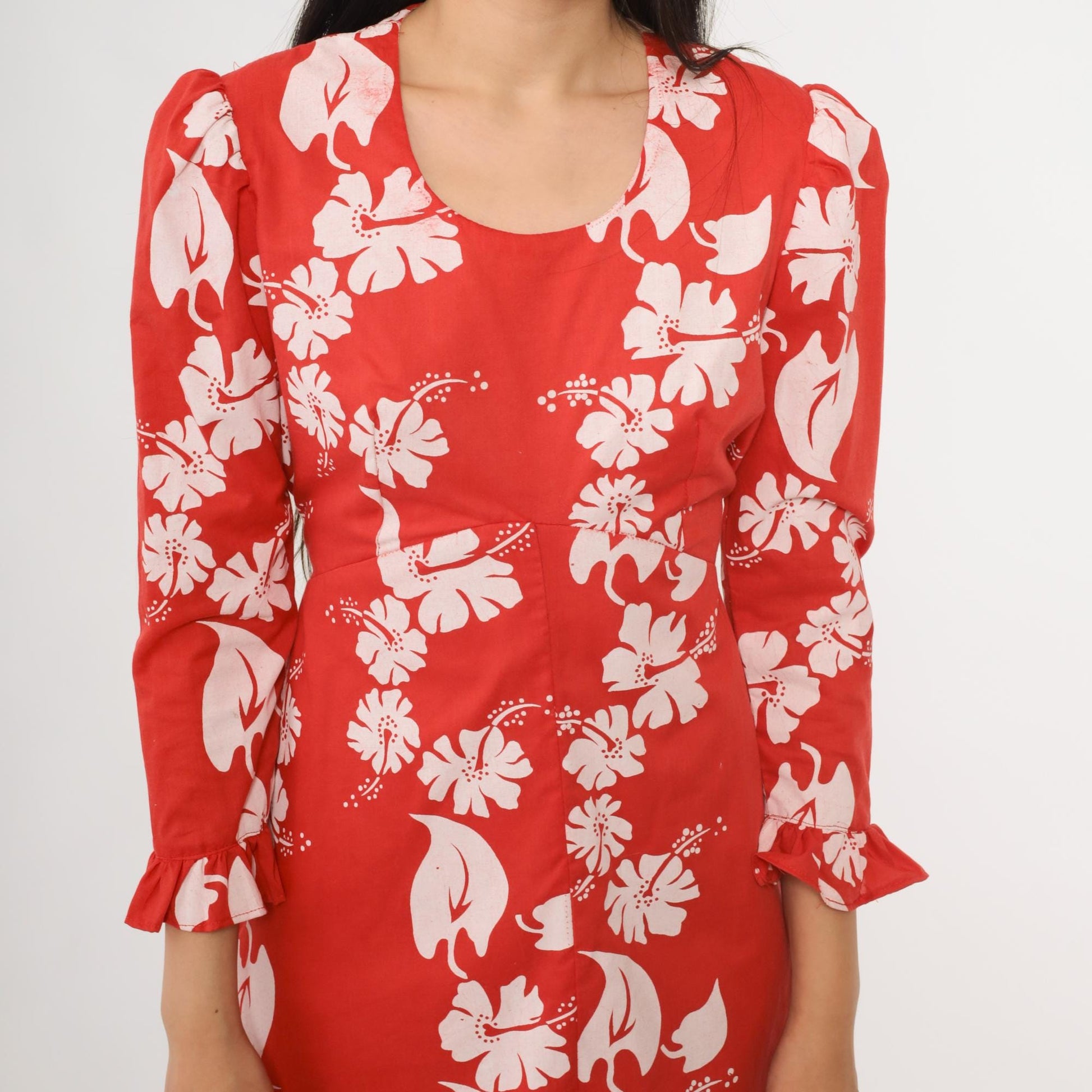 70s Hawaiian Hibiscus Floral Dress Red White Long Sleeve Ruffle Medium