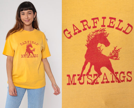 90s Garfield County Mustangs Montana High School Graphic Tee Yellow XL