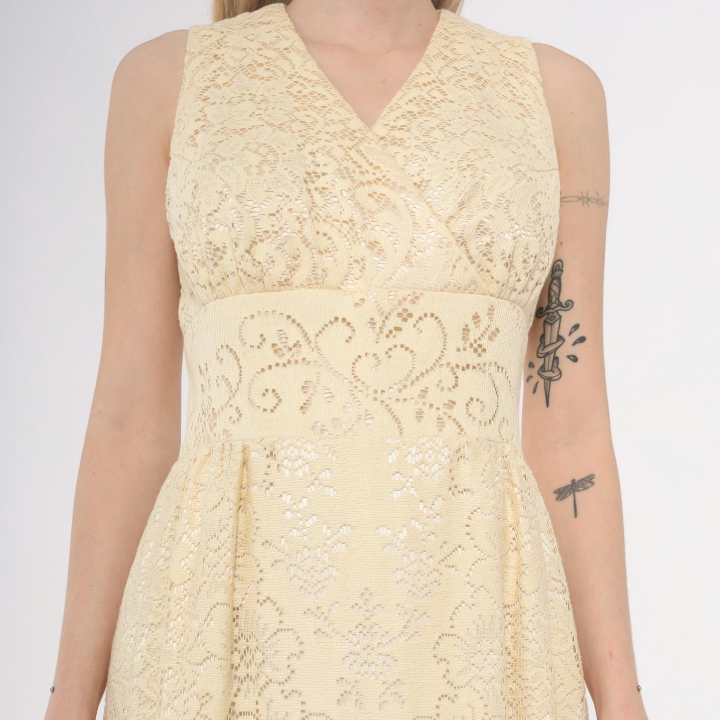 70s Ivory Lace Maxi Dress V-Neck Empire Waist Sleeveless Small S