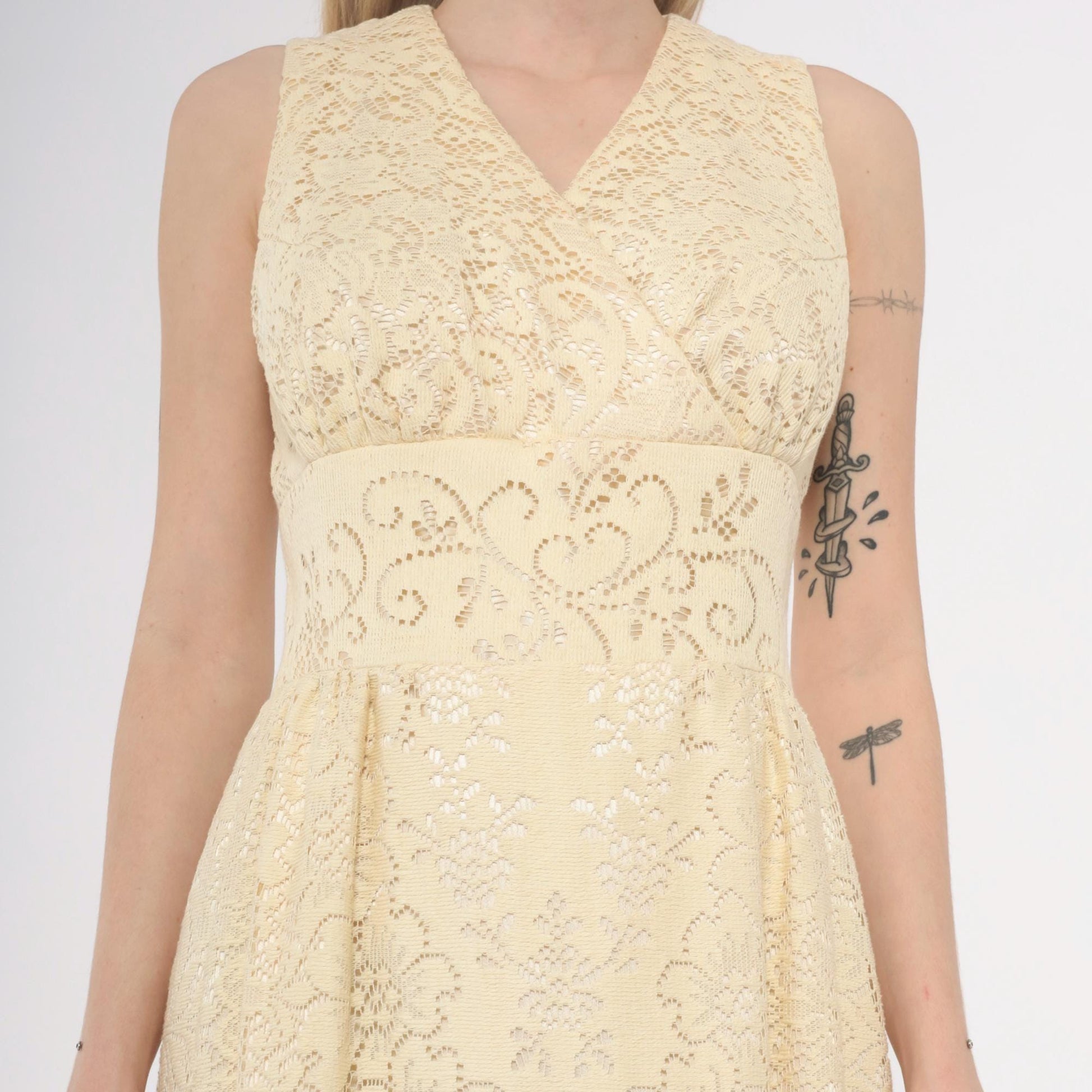 70s Ivory Lace Maxi Dress V-Neck Empire Waist Sleeveless Small S